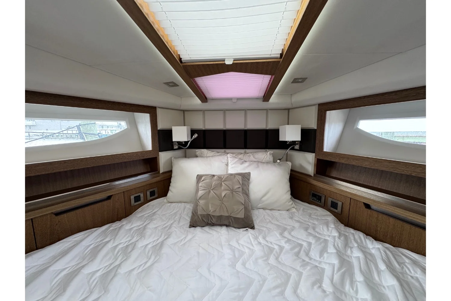 2018 Galeon 420 Image Thumbnail #38