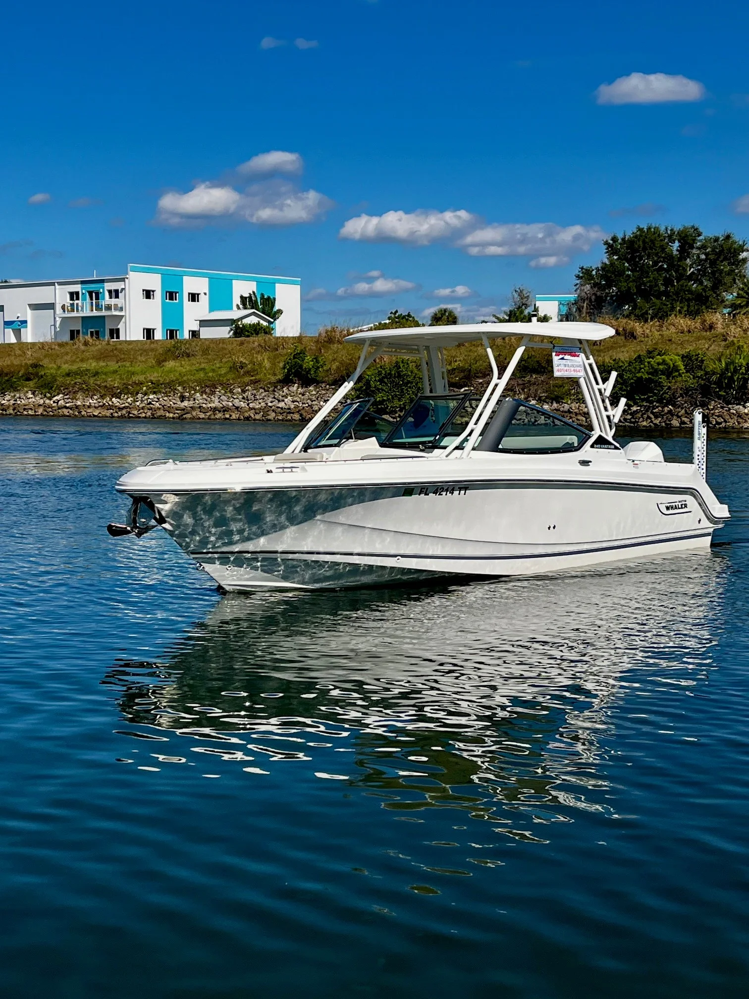 2024 Boston Whaler 240 VANTAGE Image Thumbnail #2
