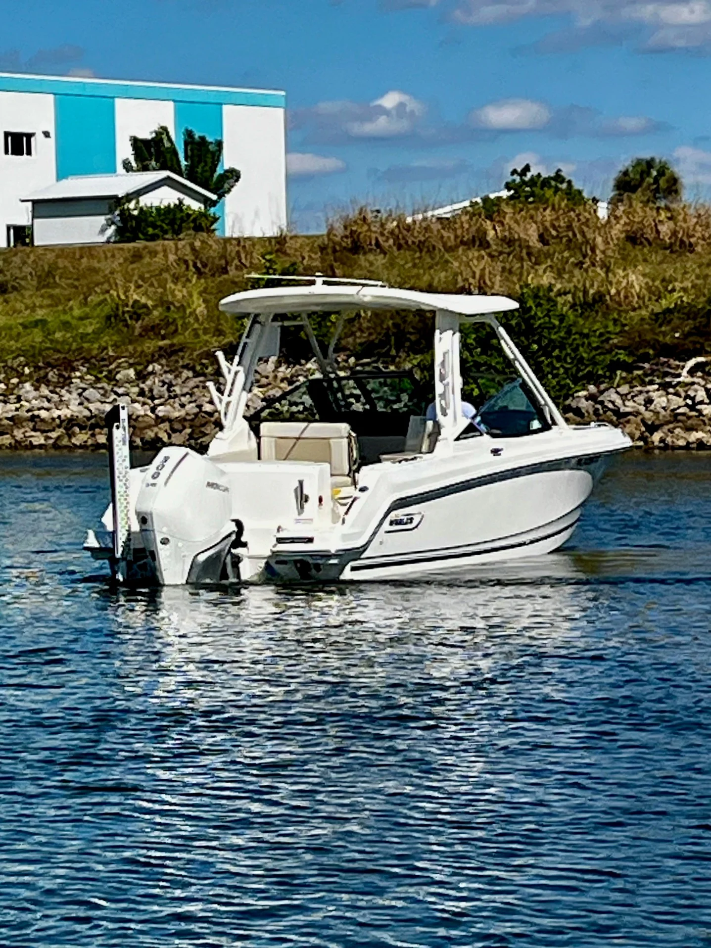 2024 Boston Whaler 240 VANTAGE Image Thumbnail #7