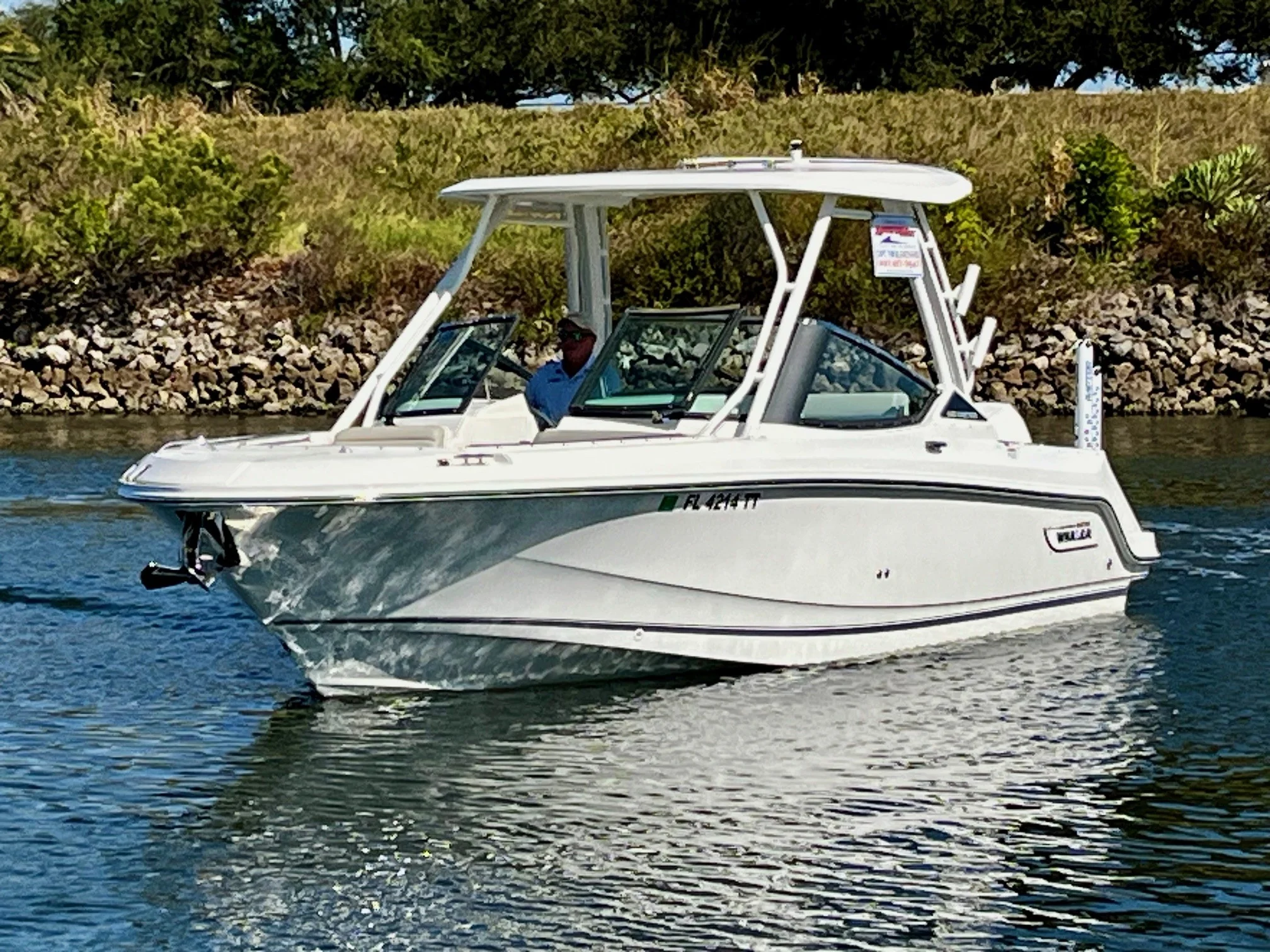 2024 Boston Whaler 240 VANTAGE Image Thumbnail #1