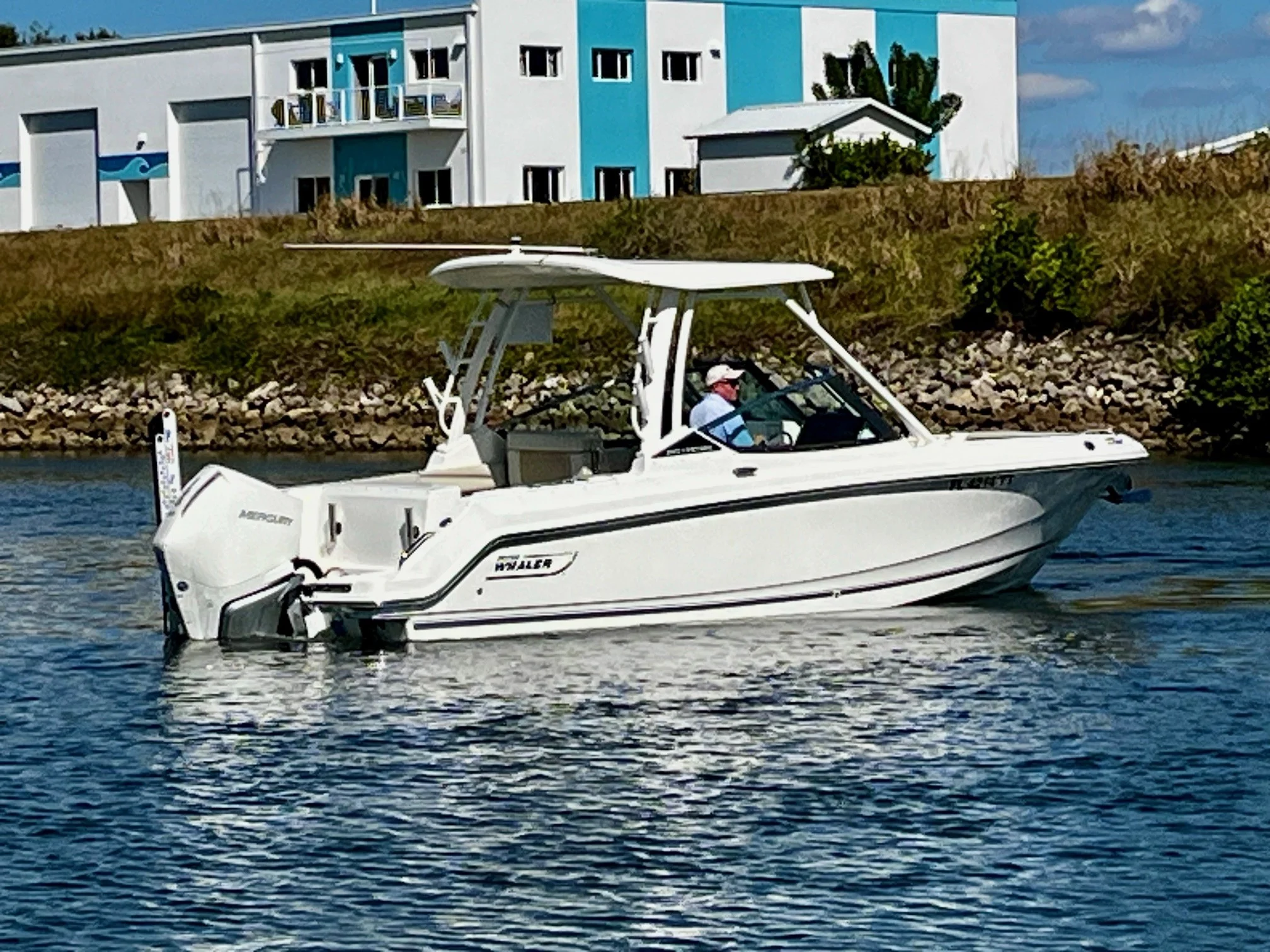 2024 Boston Whaler 240 VANTAGE Image Thumbnail #6