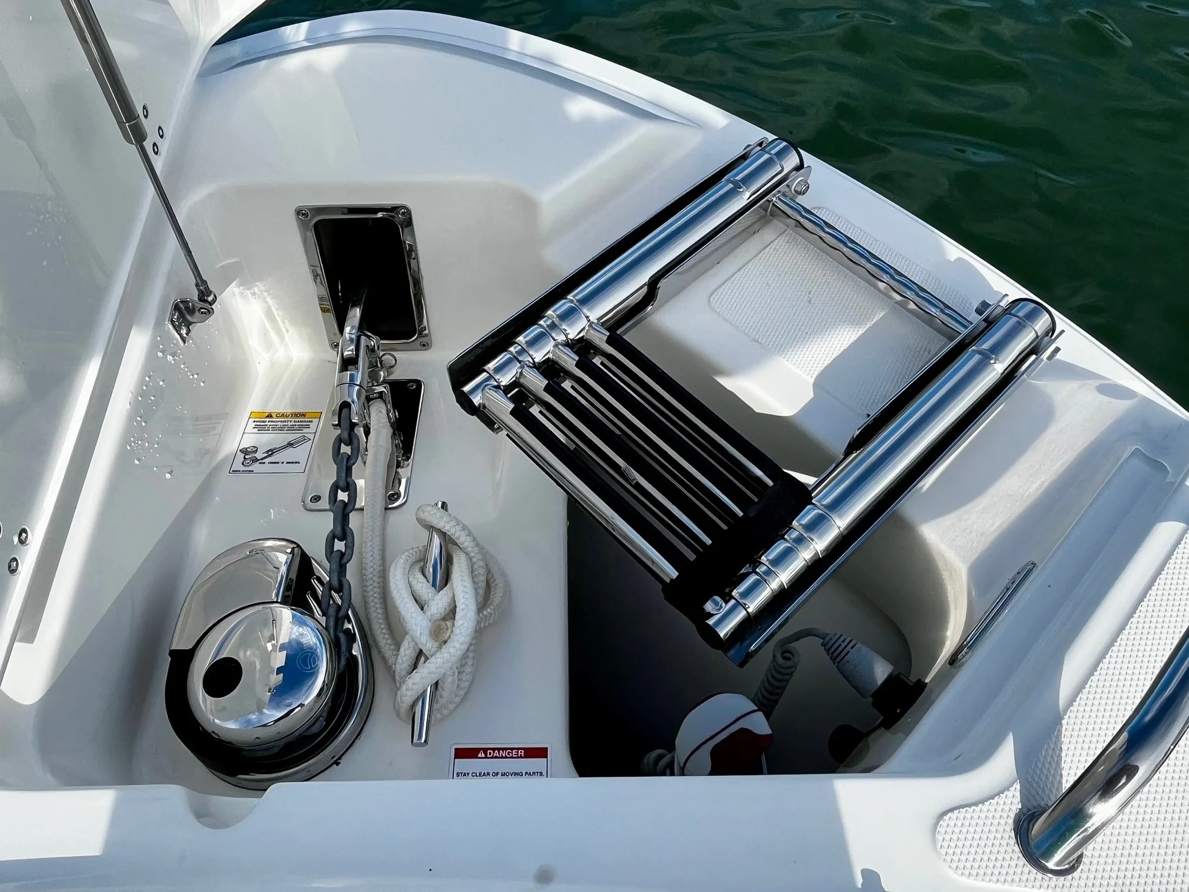 2024 Boston Whaler 240 VANTAGE Image Thumbnail #18
