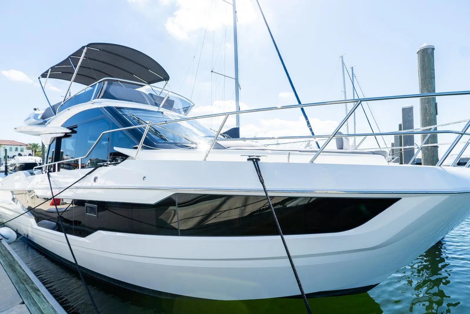 2025 Galeon 400 FLY Image Thumbnail #1