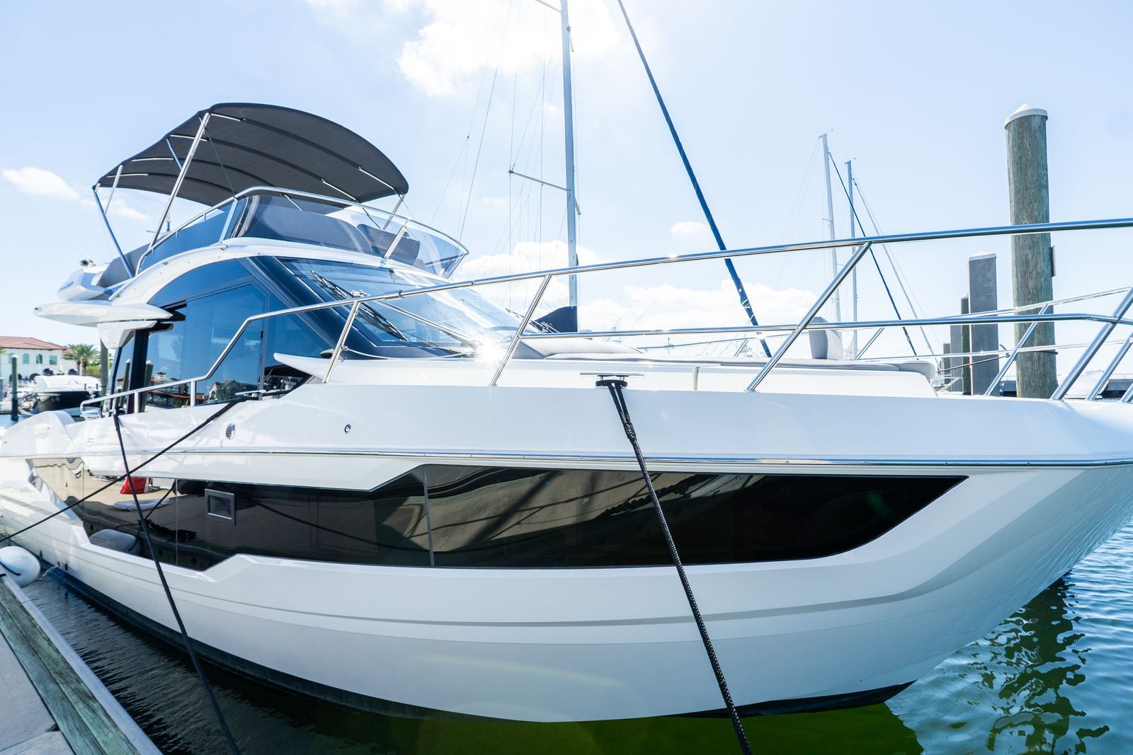 2025 Galeon 400 FLY Image Thumbnail #1