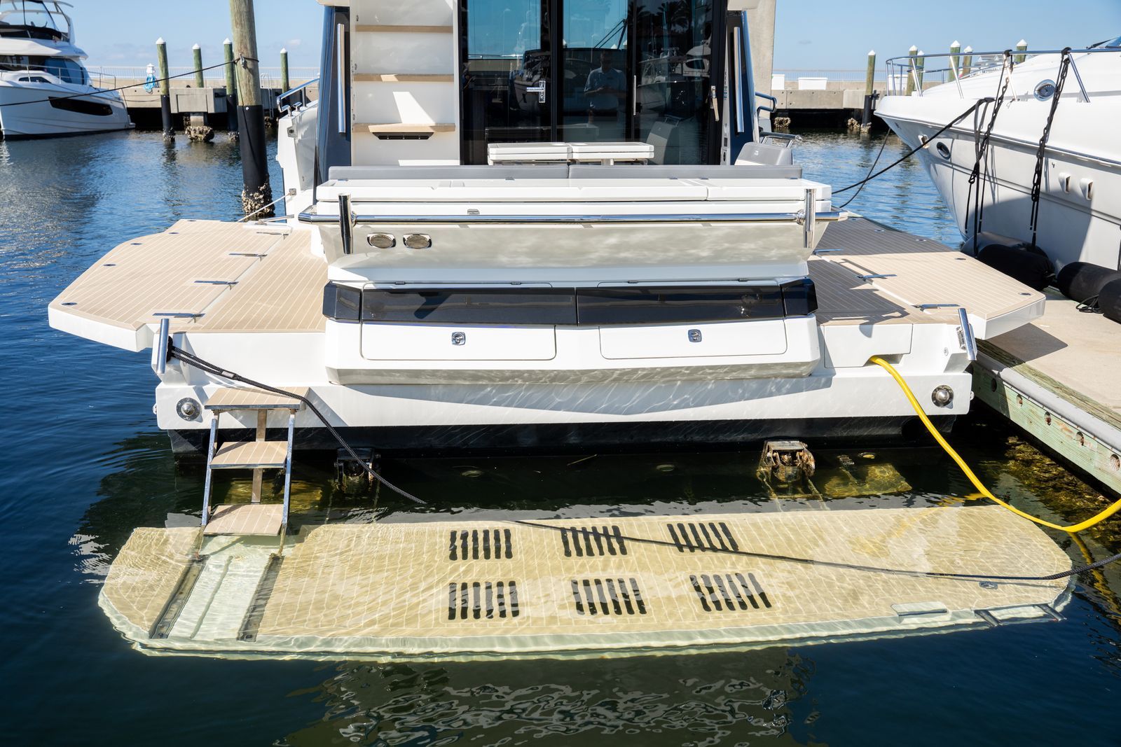 2025 Galeon 400 FLY Image Thumbnail #7