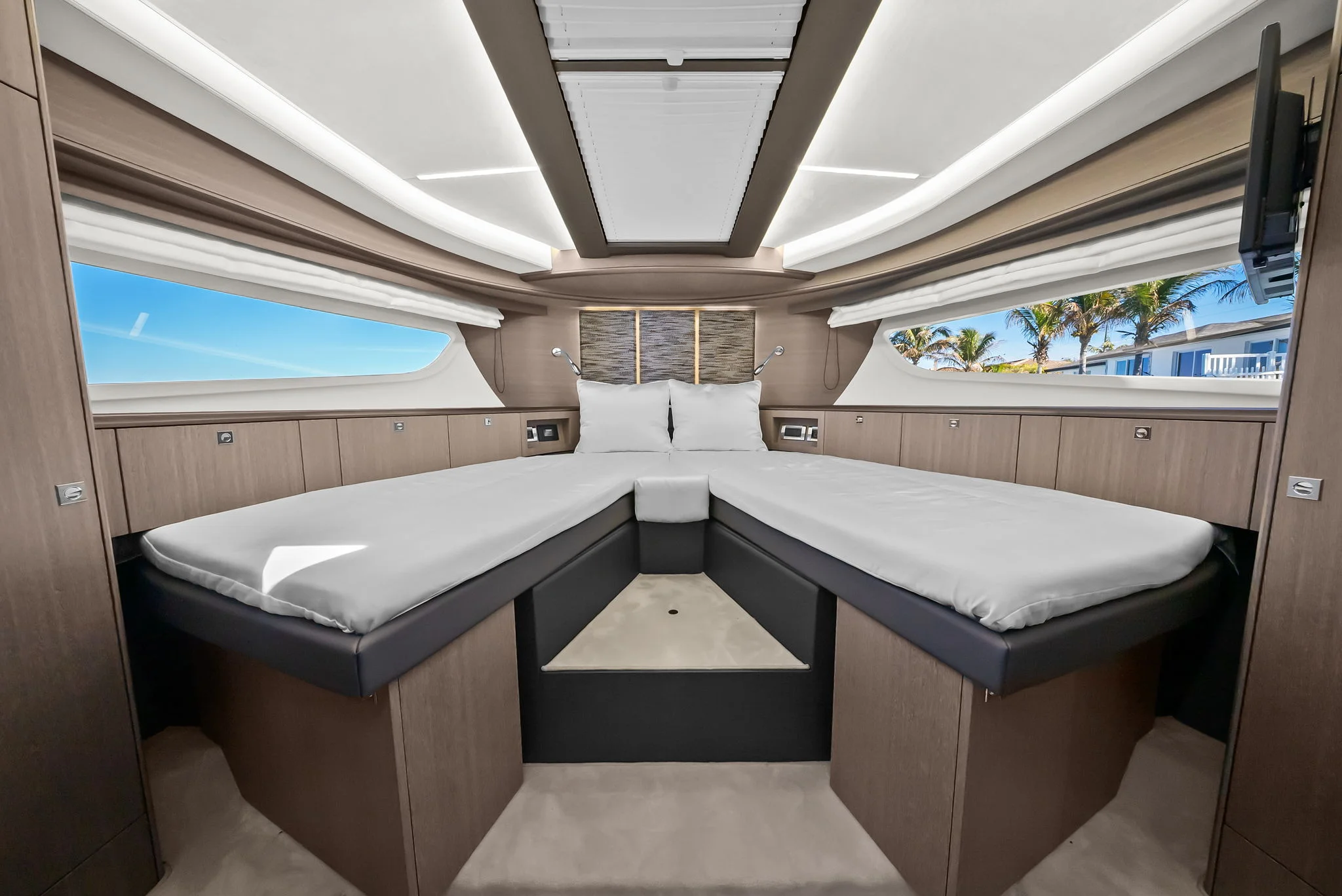 2025 Galeon 400 FLY Image Thumbnail #13