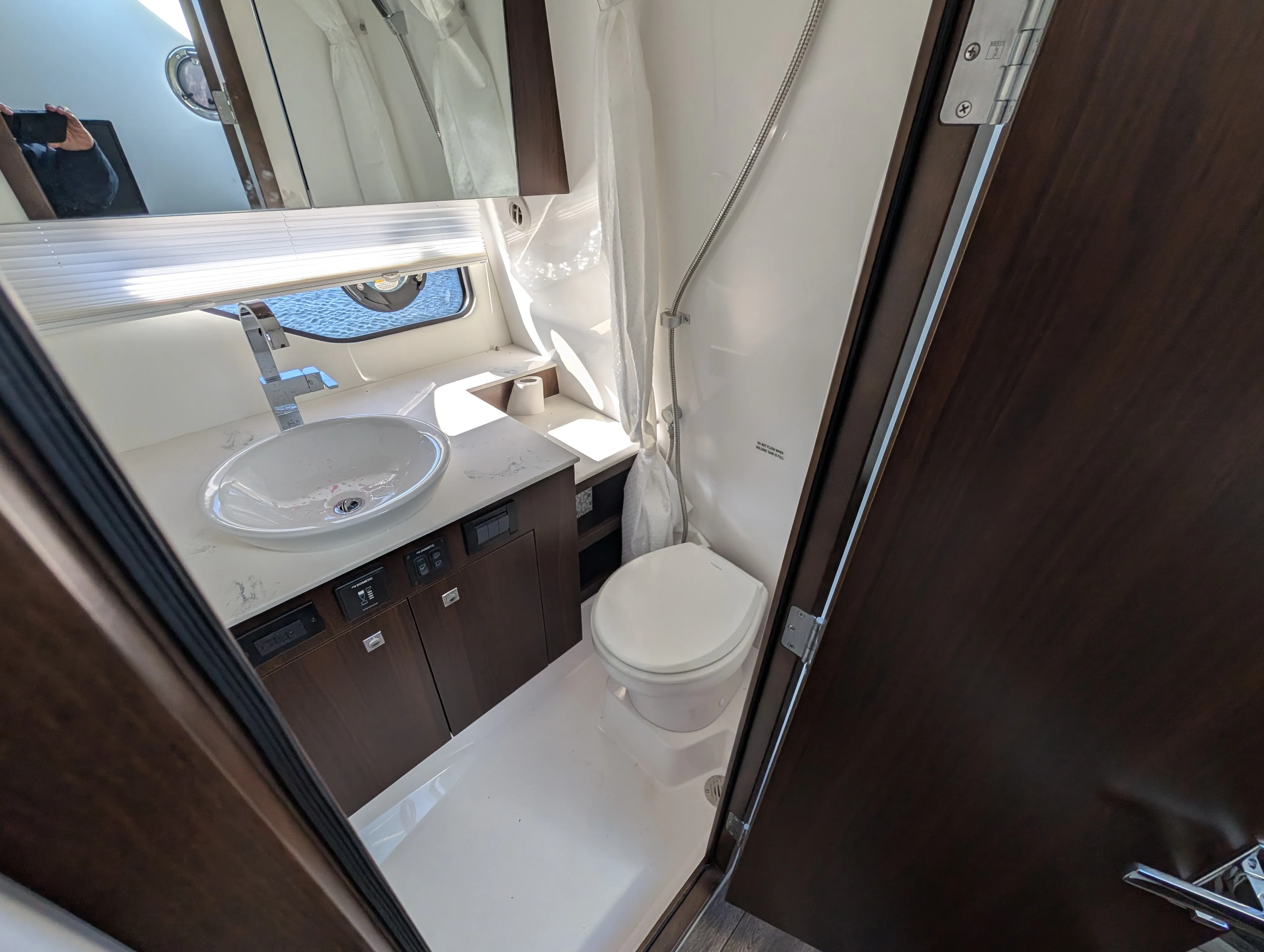 2024 Cruisers Yachts 38 GLS-OB Image Thumbnail #47