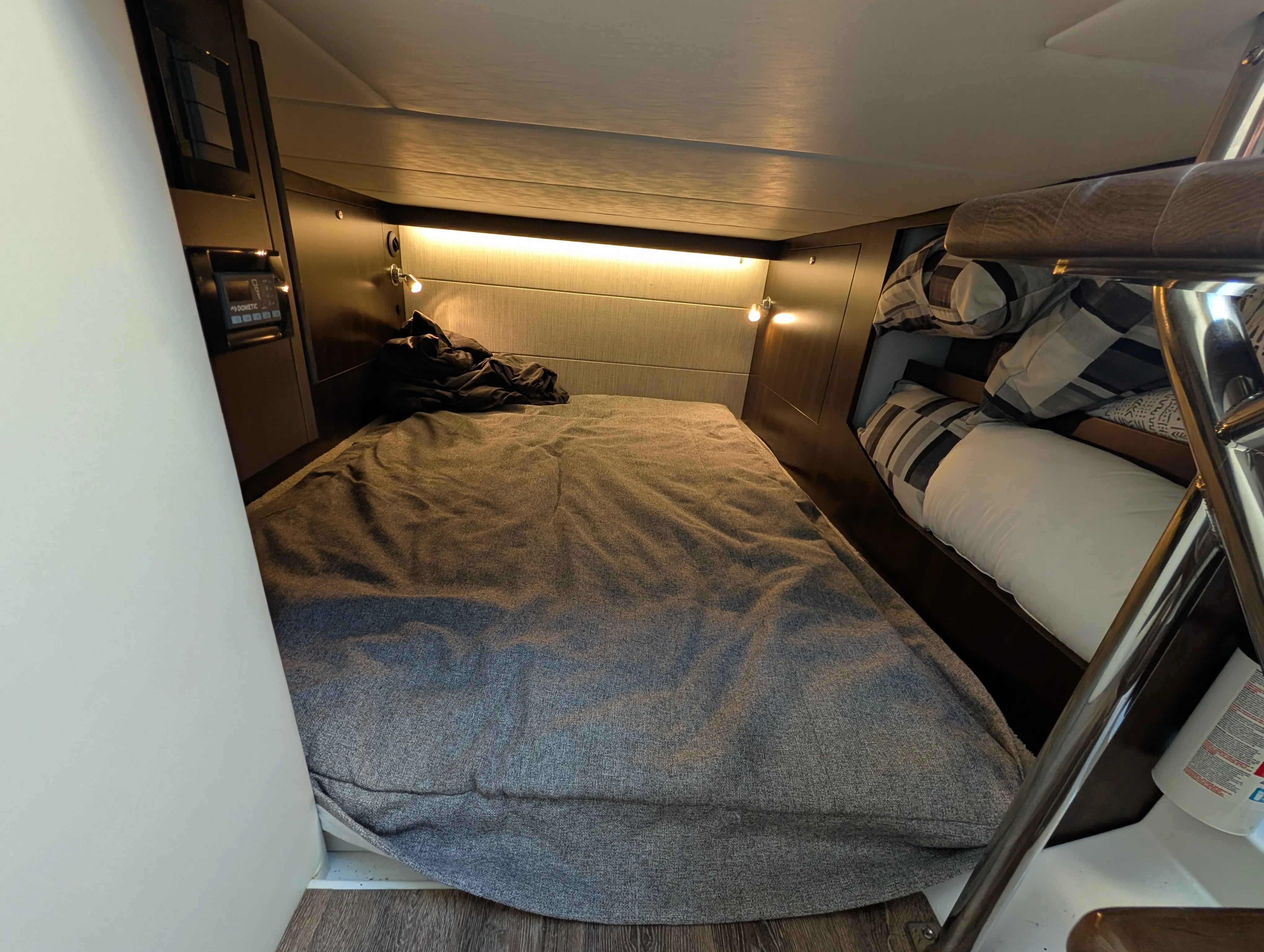 2024 Cruisers Yachts 38 GLS-OB Image Thumbnail #50