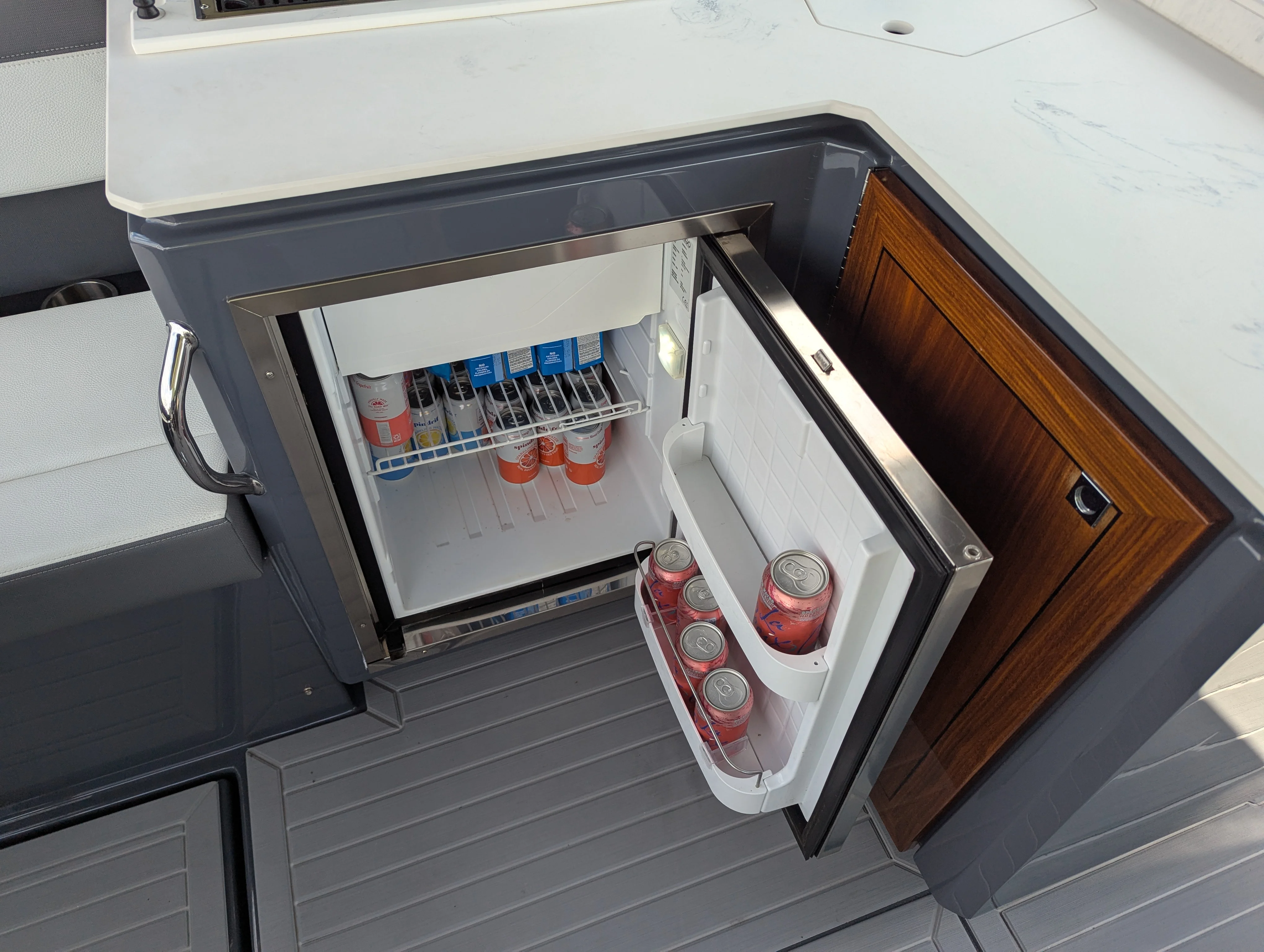 2024 Cruisers Yachts 38 GLS-OB Image Thumbnail #23