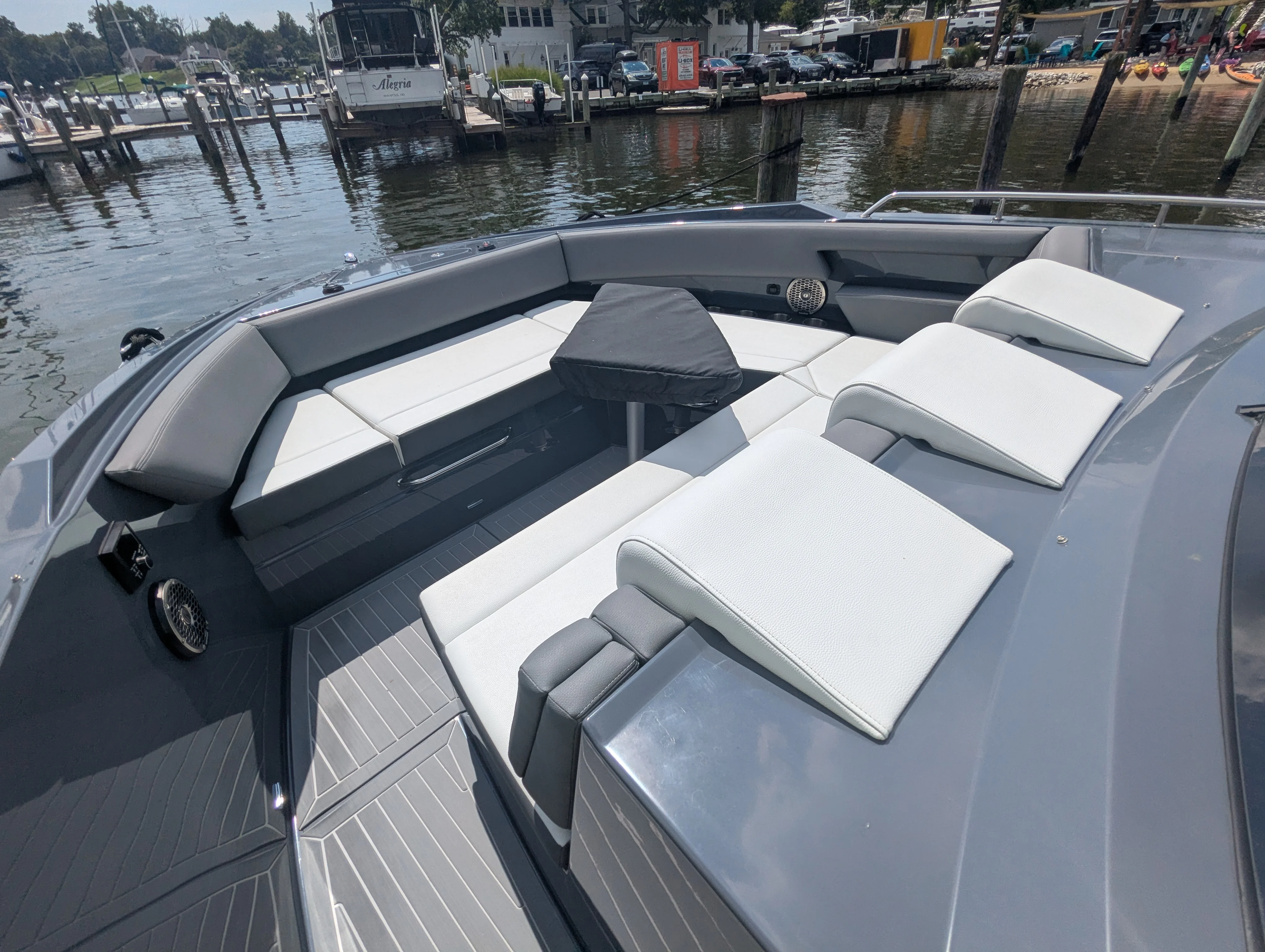 2024 Cruisers Yachts 38 GLS-OB Image Thumbnail #36