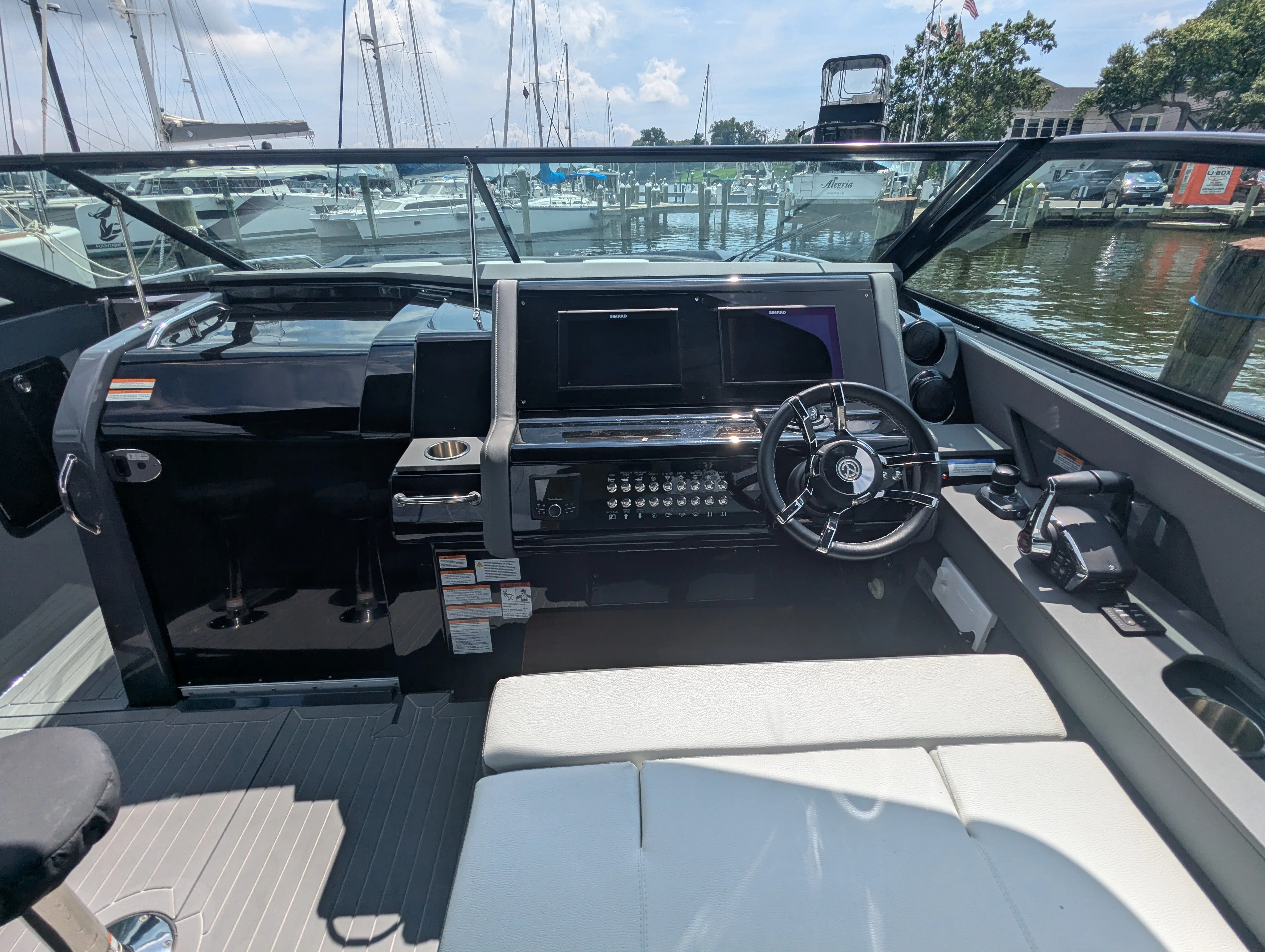 2024 Cruisers Yachts 38 GLS-OB Image Thumbnail #26