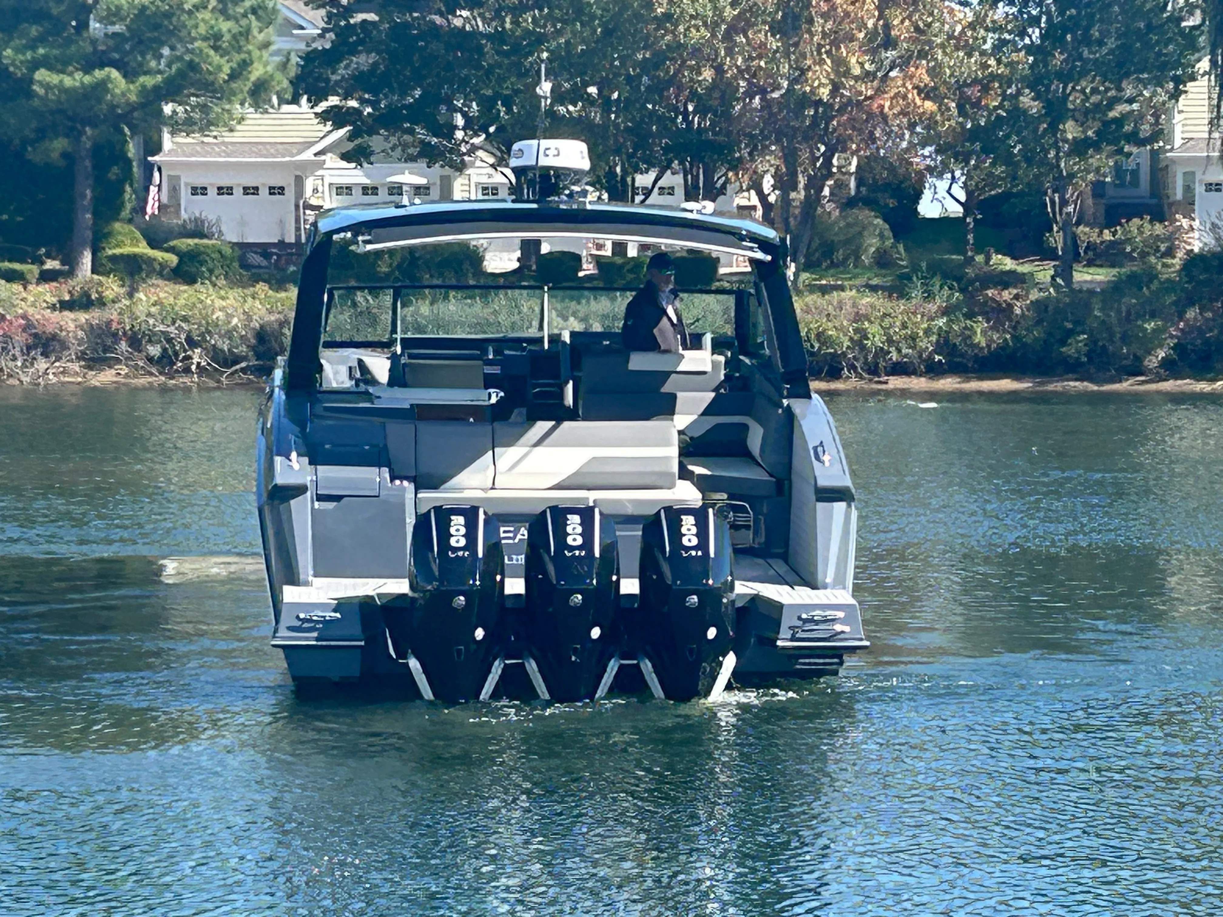 2024 Cruisers Yachts 38 GLS-OB Image Thumbnail #3