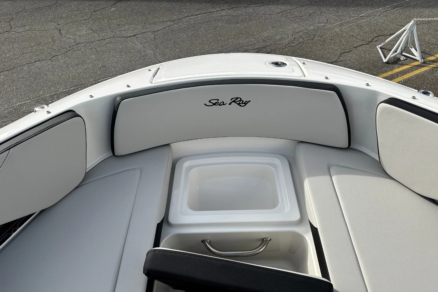2026 Sea Ray SPX 210 Outboard Image Thumbnail #37