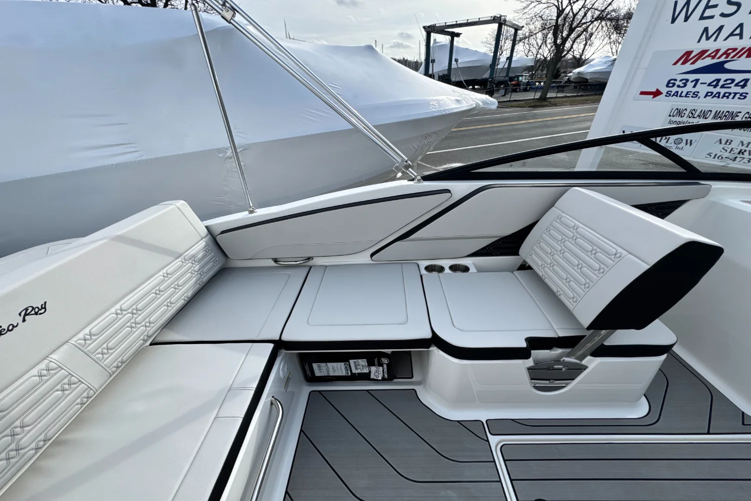 2026 Sea Ray SPX 210 Outboard Image Thumbnail #17