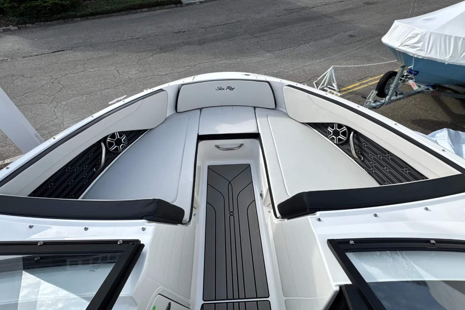 2026 Sea Ray SPX 210 Outboard Image Thumbnail #33
