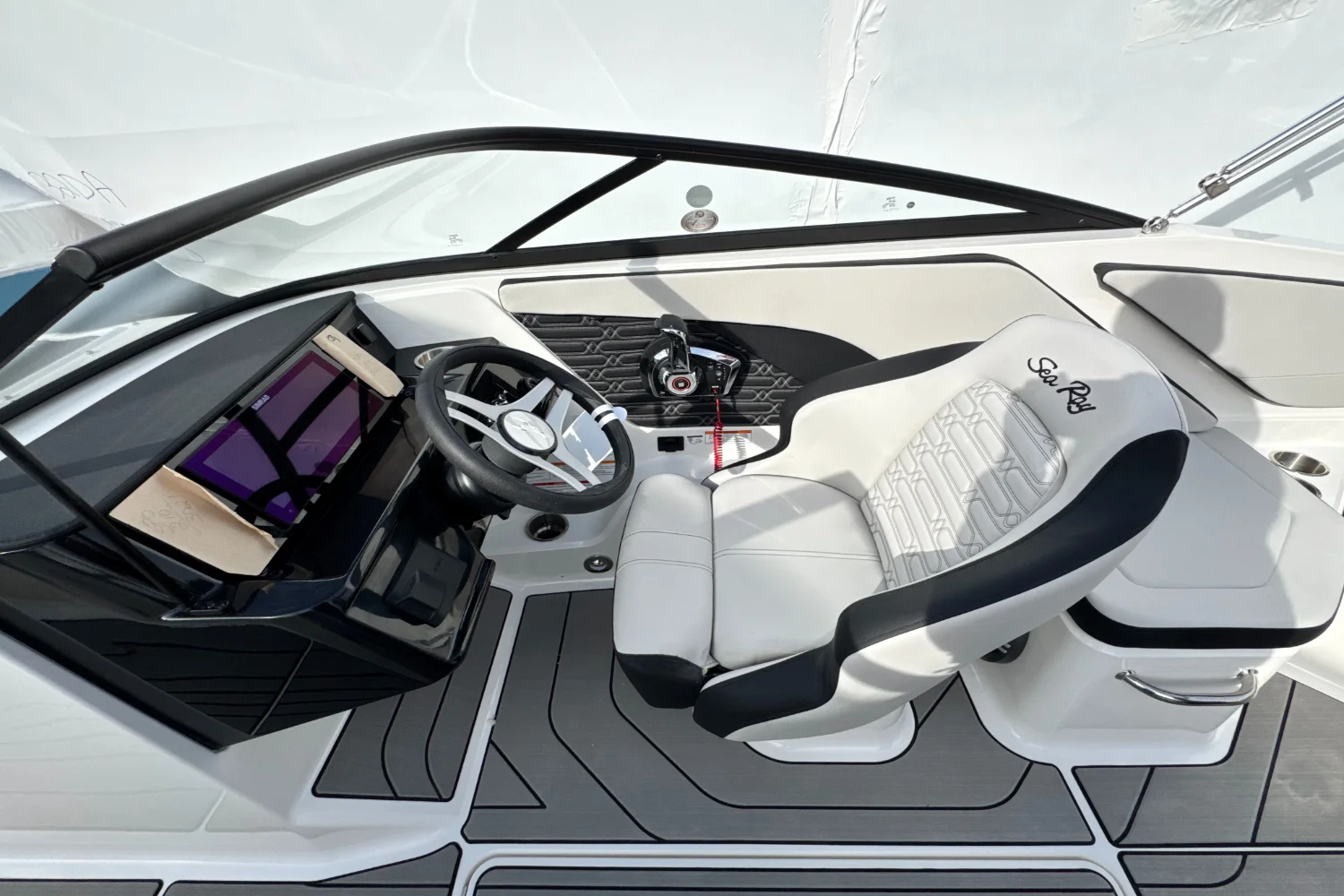 2026 Sea Ray SPX 210 Outboard Image Thumbnail #25