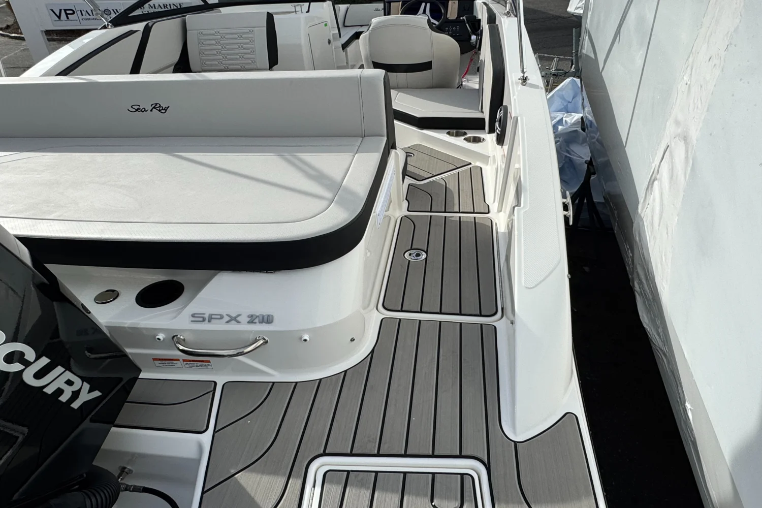 2026 Sea Ray SPX 210 Outboard Image Thumbnail #12