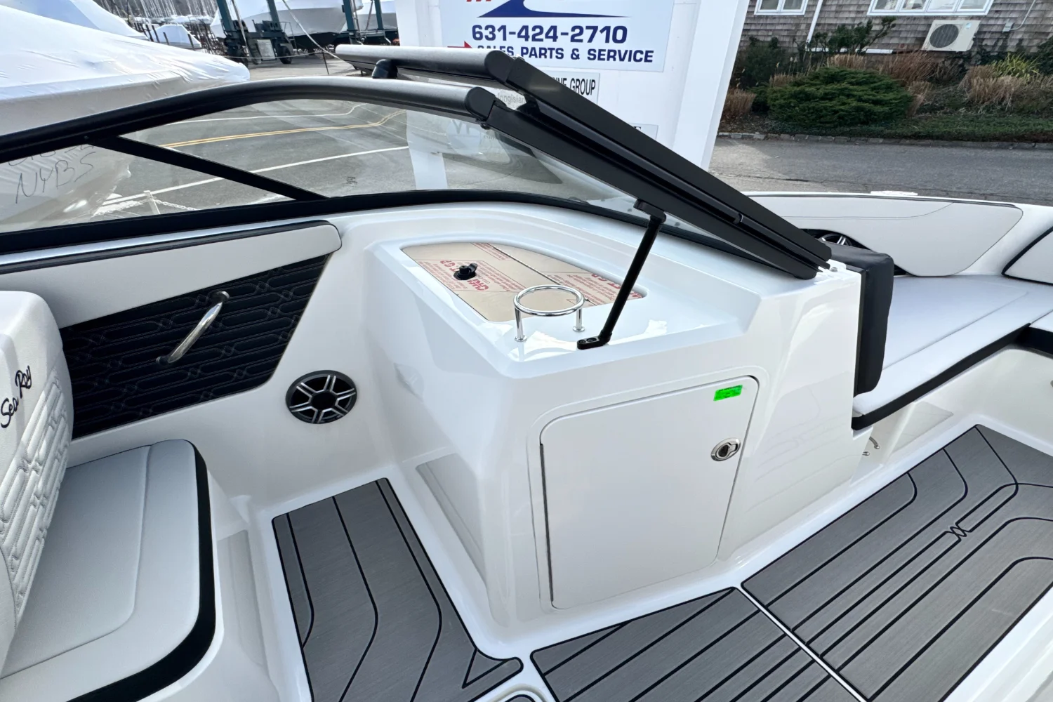 2026 Sea Ray SPX 210 Outboard Image Thumbnail #31