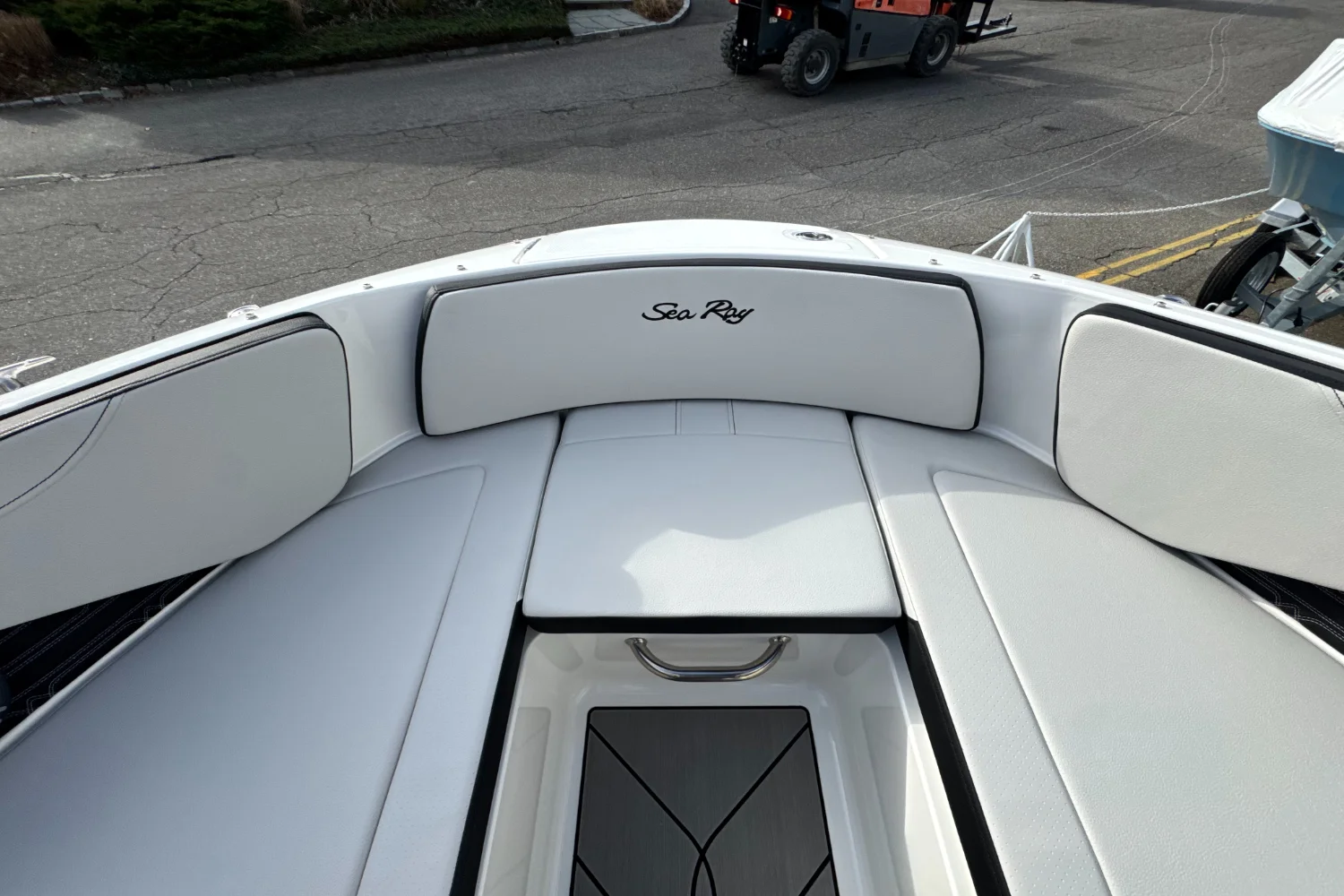 2026 Sea Ray SPX 210 Outboard Image Thumbnail #36