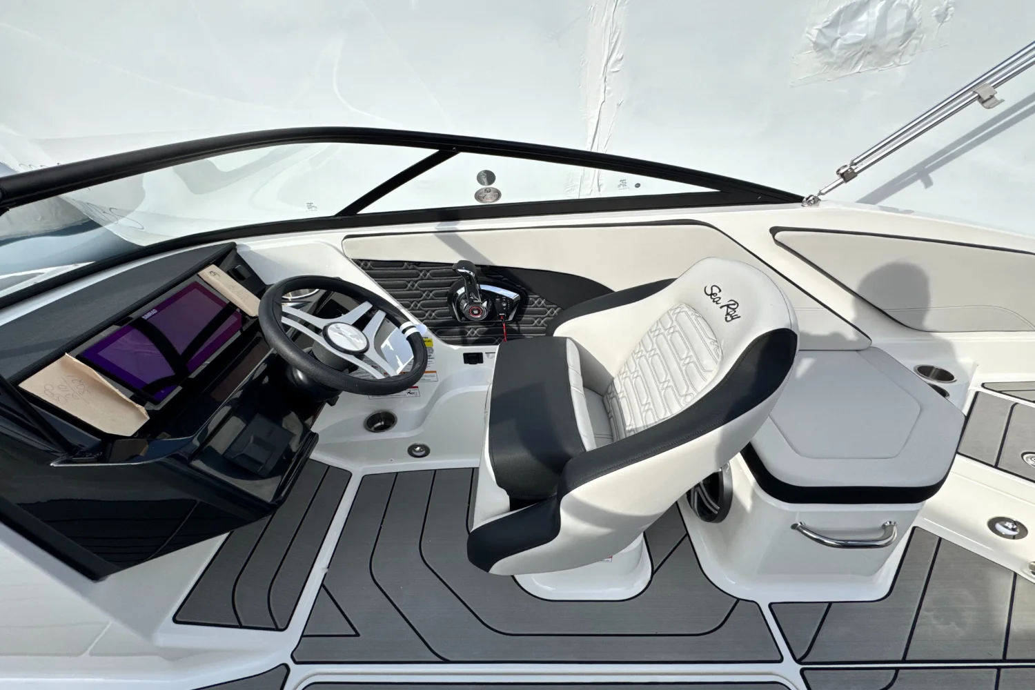 2026 Sea Ray SPX 210 Outboard Image Thumbnail #24