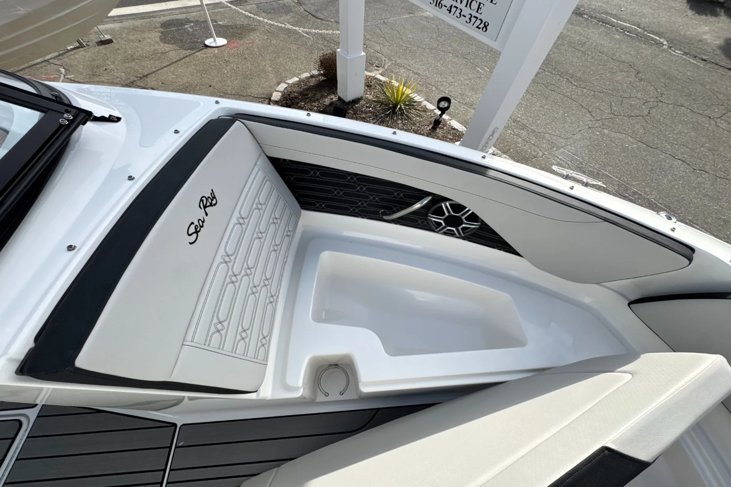 2026 Sea Ray SPX 210 Outboard Image Thumbnail #35
