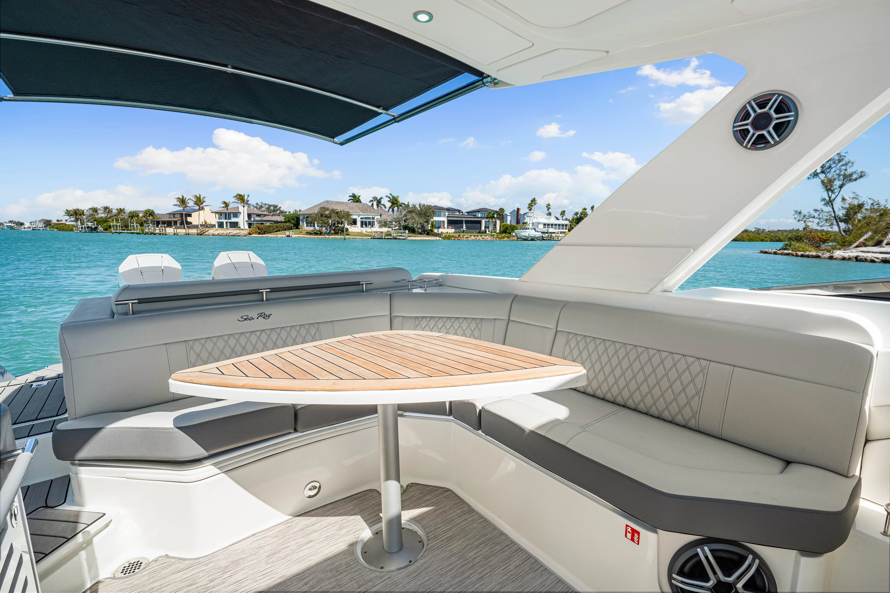 2026 Sea Ray SLX 310 Outboard Image Thumbnail #19