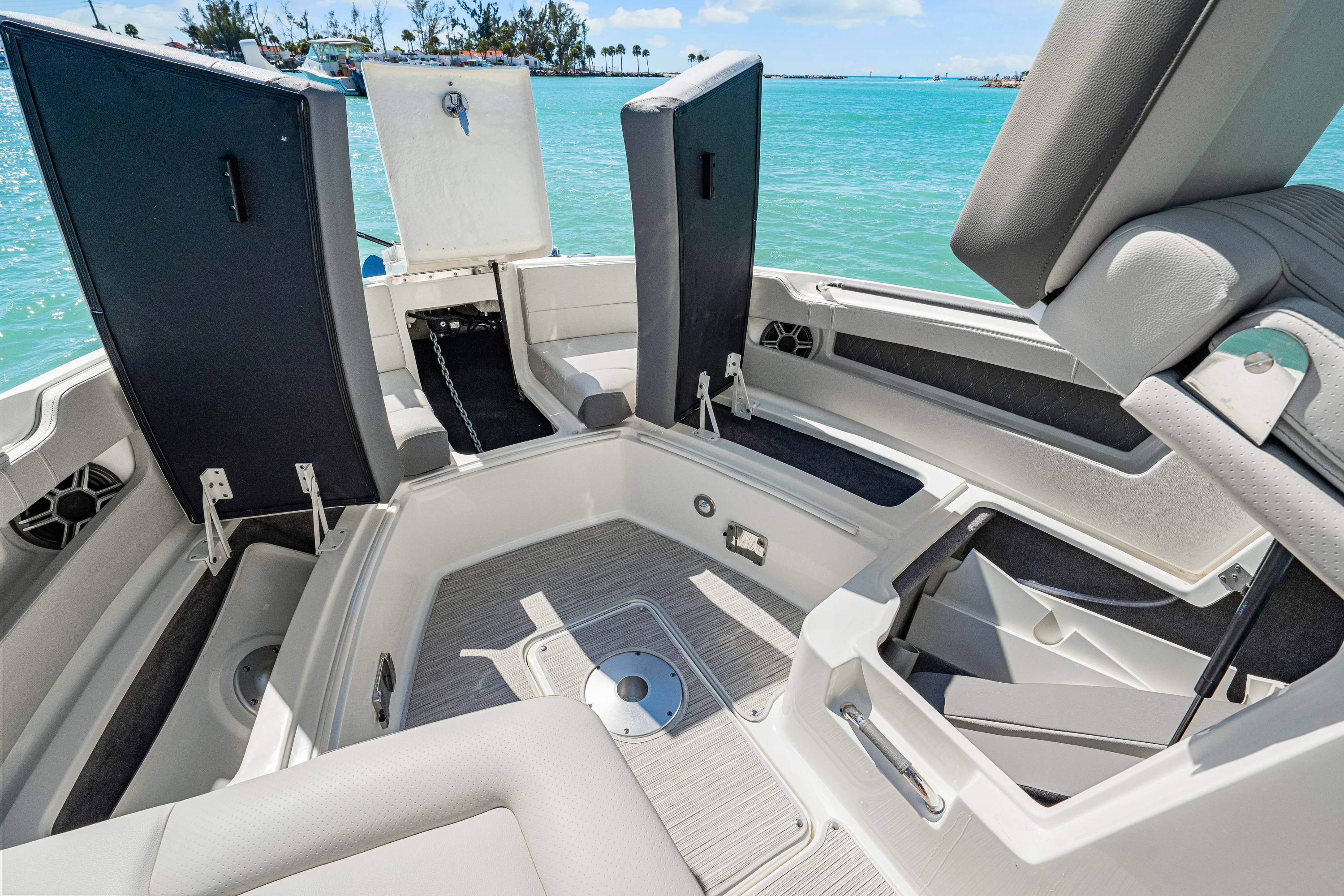 2026 Sea Ray SLX 310 Outboard Image Thumbnail #68