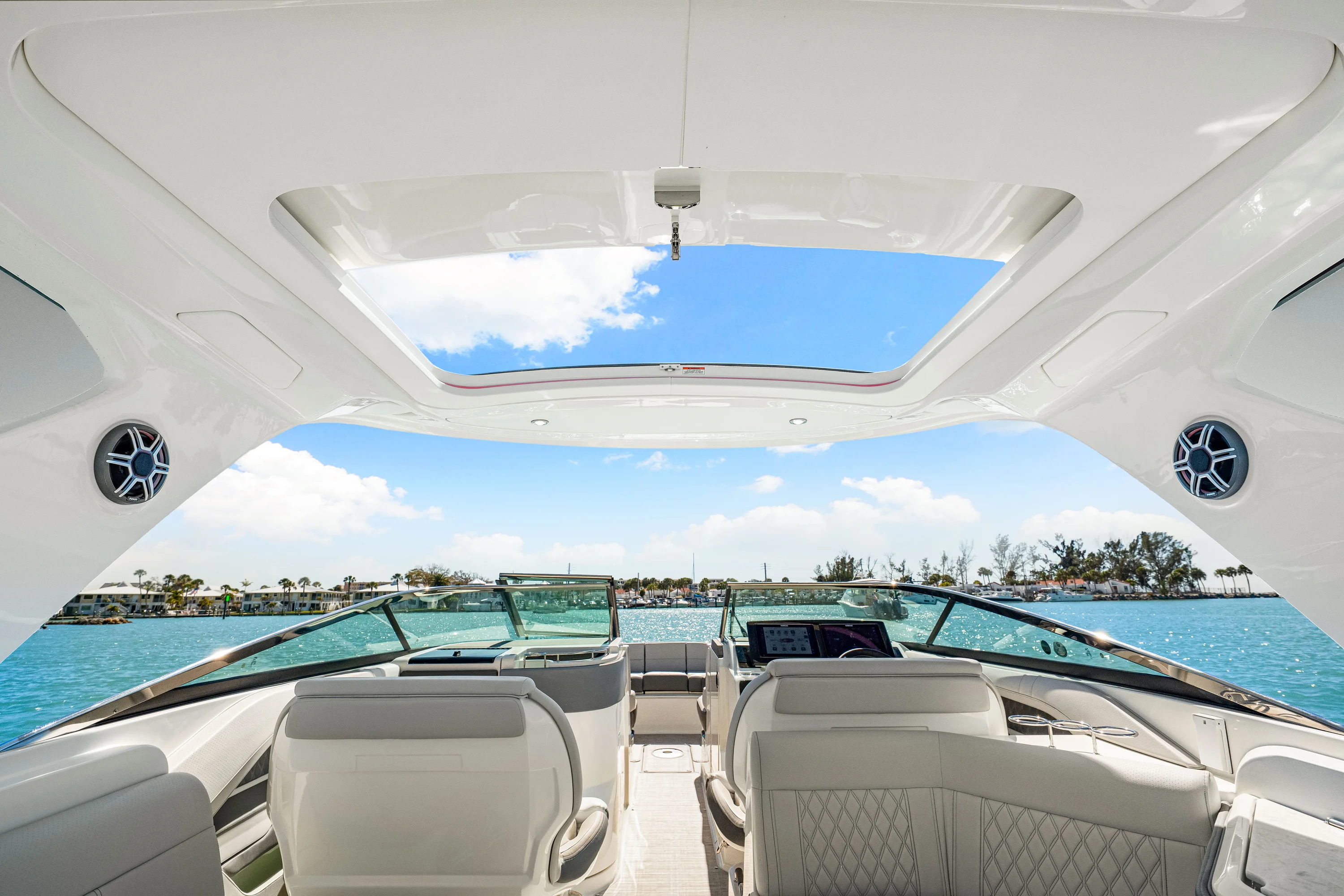 2026 Sea Ray SLX 310 Outboard Image Thumbnail #22