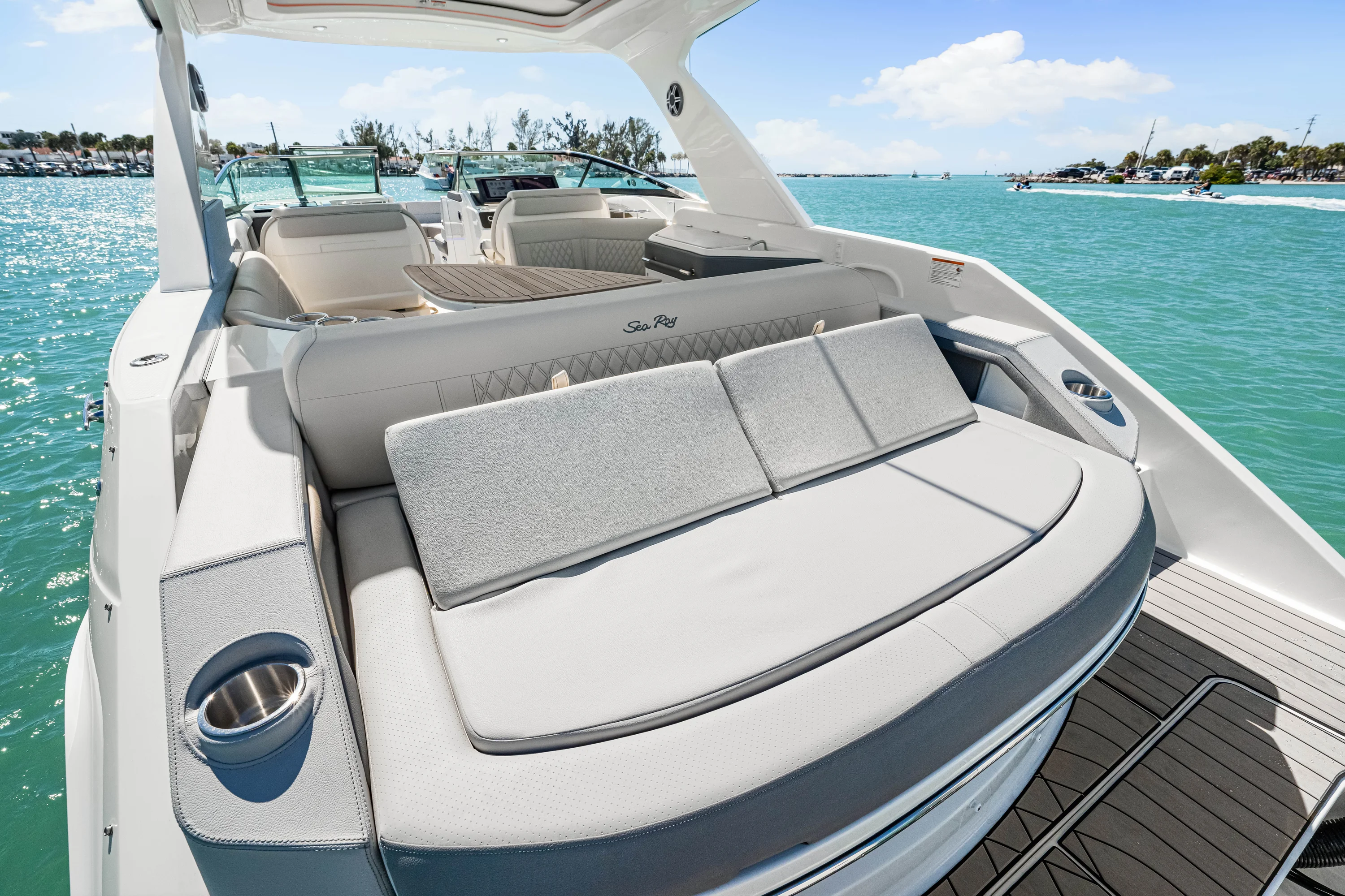 2026 Sea Ray SLX 310 Outboard Image Thumbnail #16