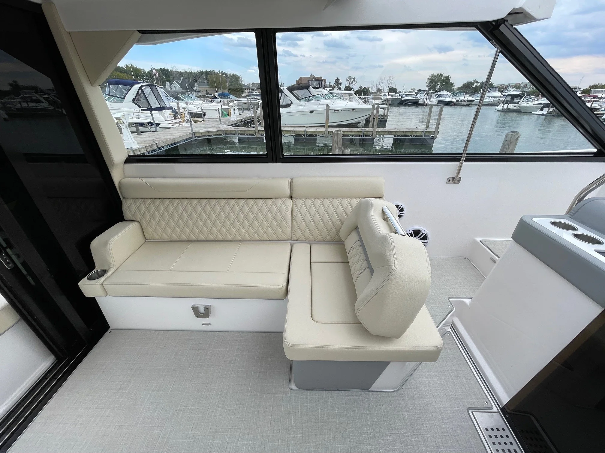 2022 Regal 36 Grande Coupe Image Thumbnail #15