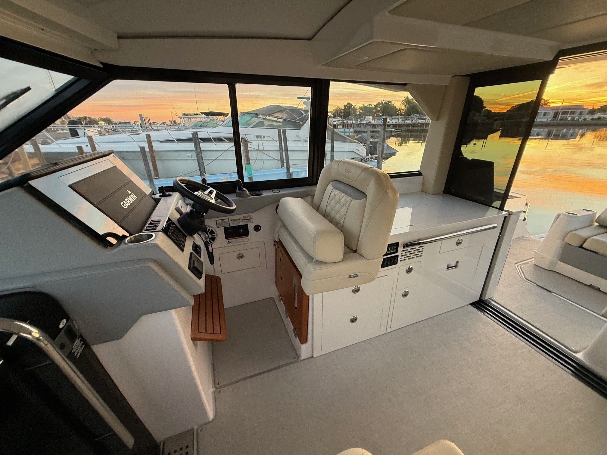 2022 Regal 36 GRANDE COUPE Image Thumbnail #6