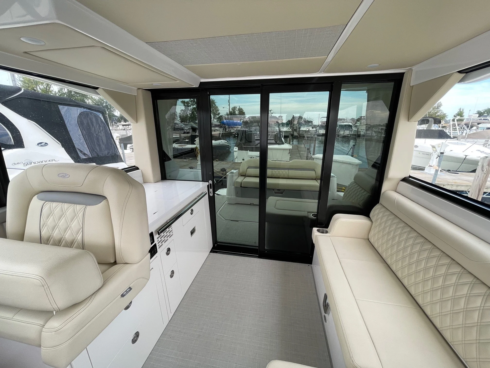 2022 Regal 36 Grande Coupe Image Thumbnail #11