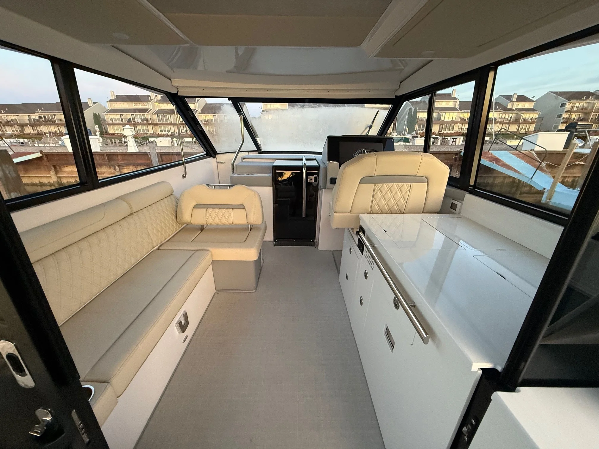 2022 Regal 36 Grande Coupe Image Thumbnail #8