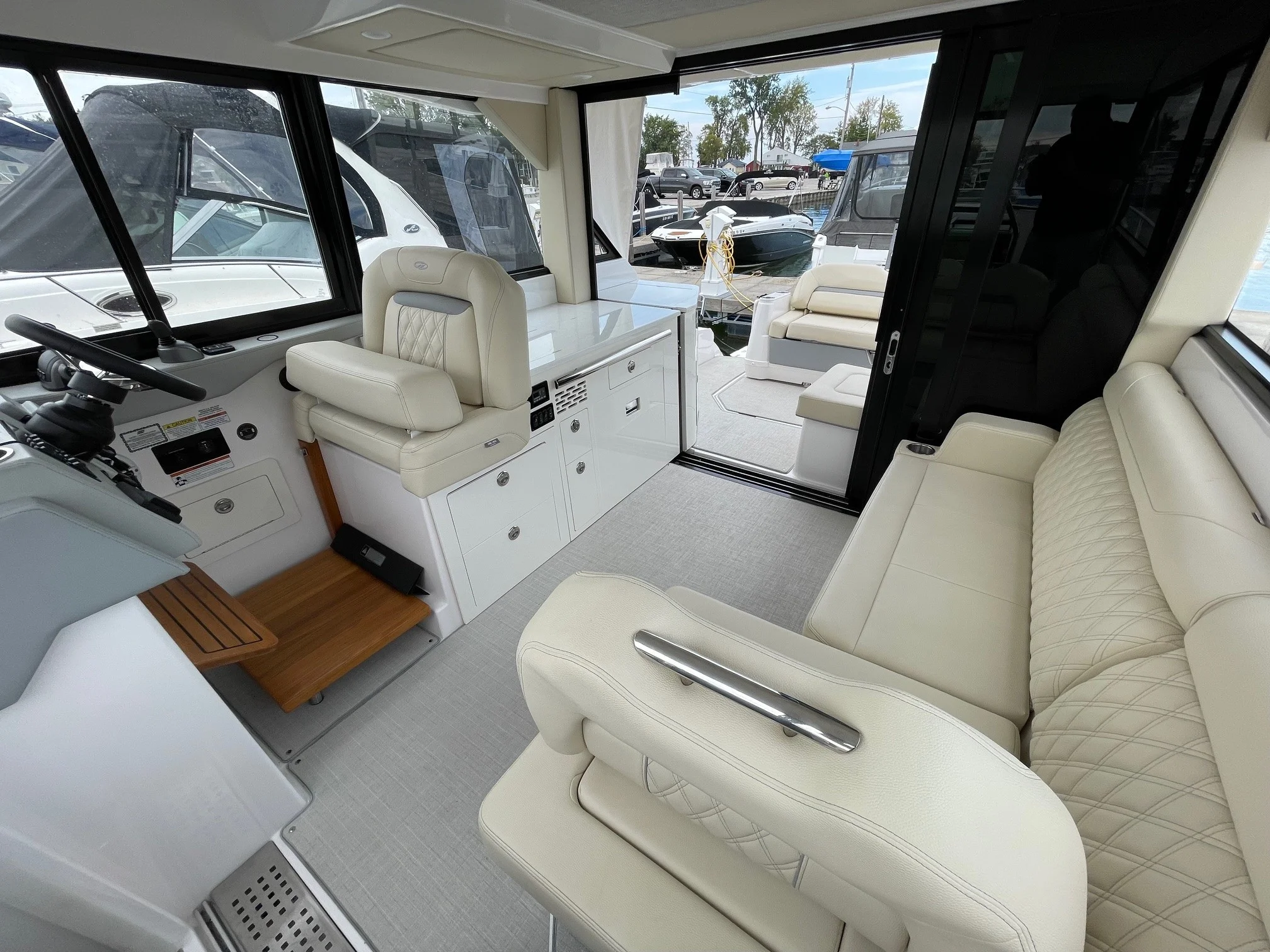 2022 Regal 36 Grande Coupe Image Thumbnail #13