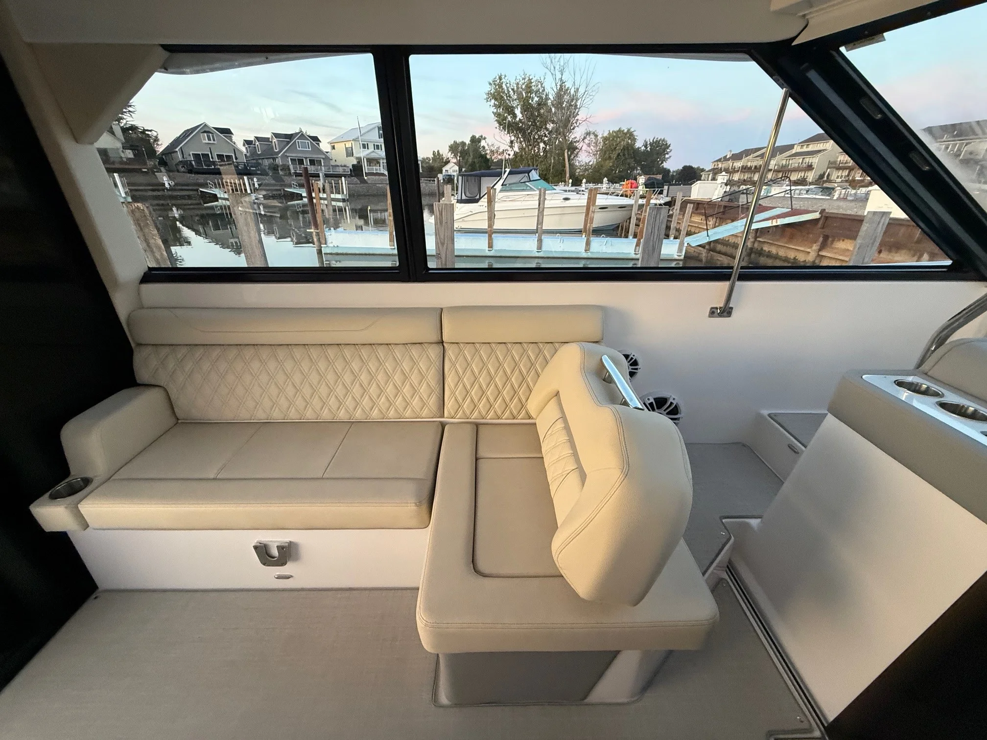 2022 Regal 36 Grande Coupe Image Thumbnail #5