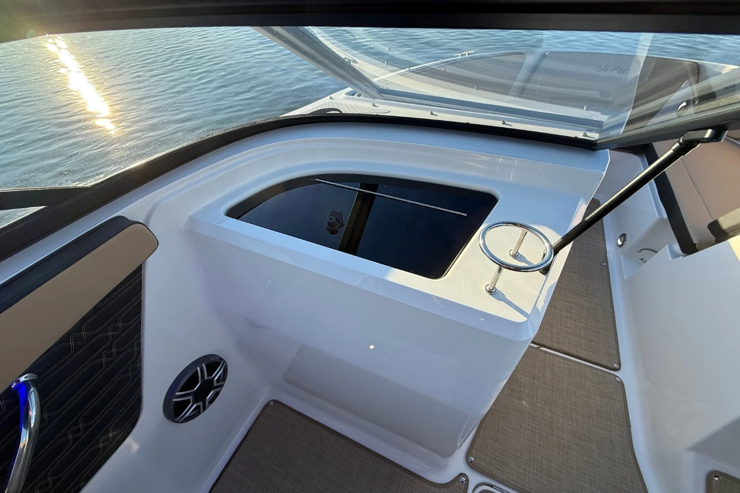 2026 Sea Ray SPX 210 Outboard Image Thumbnail #19