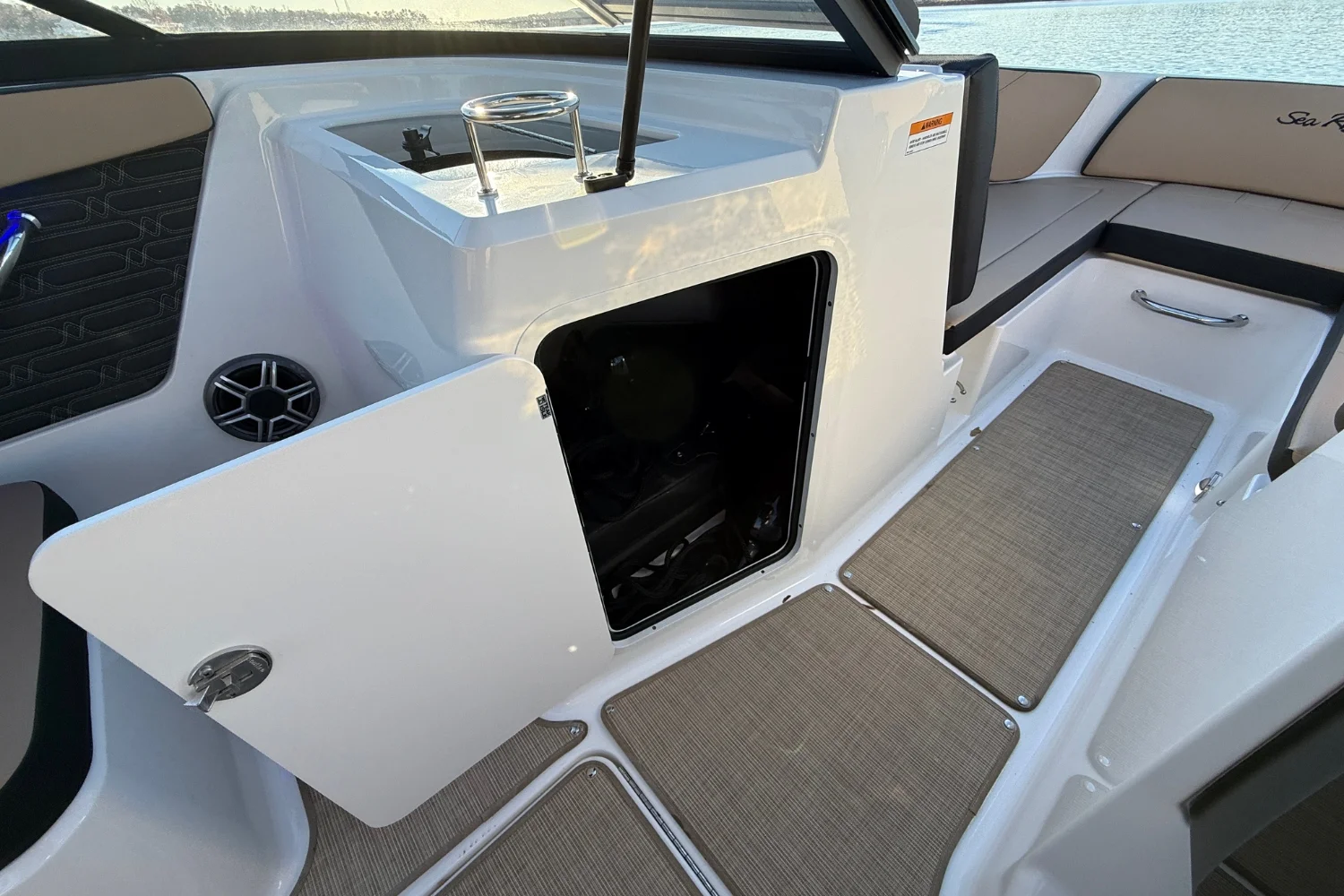 2026 Sea Ray SPX 210 Outboard Image Thumbnail #20