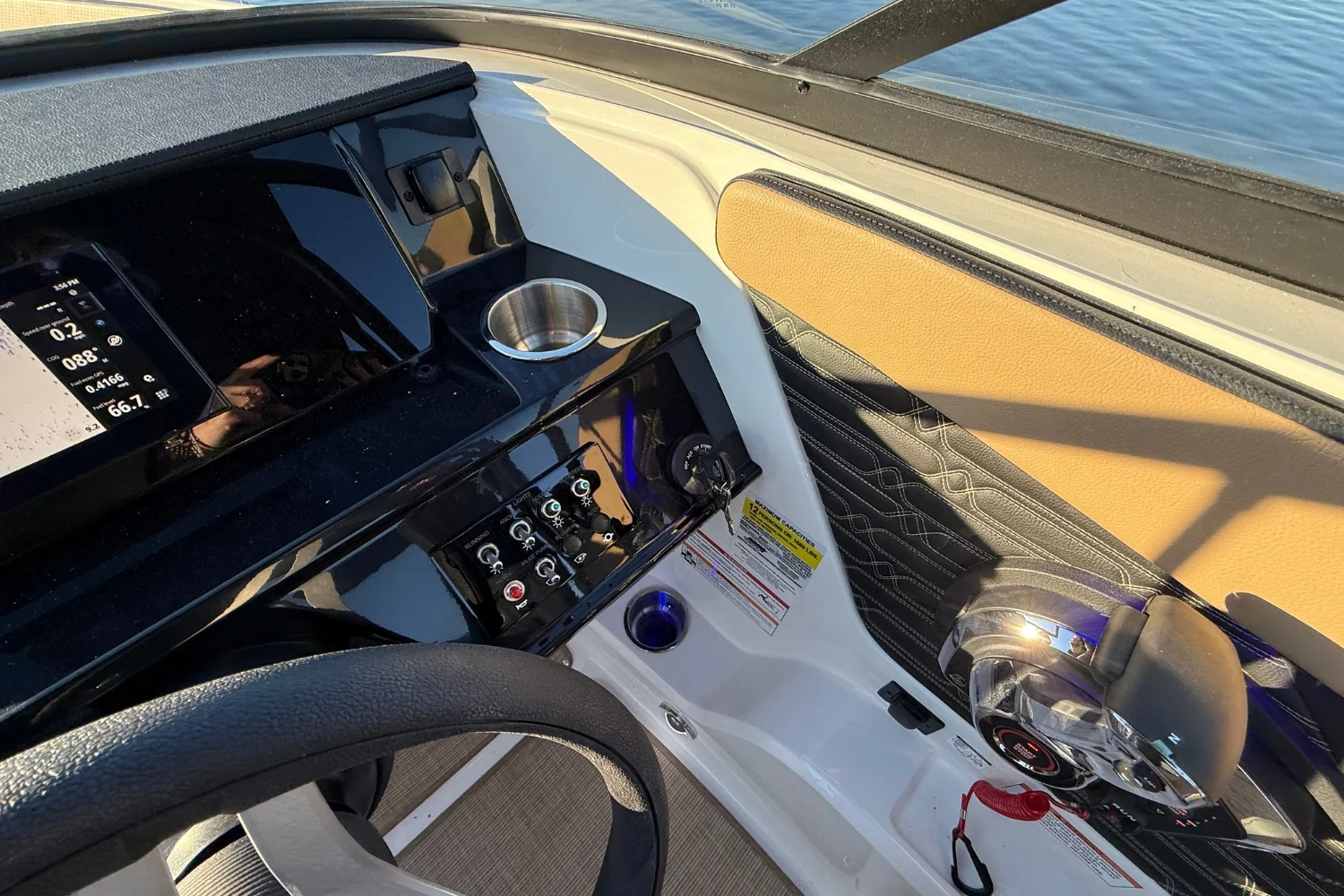 2026 Sea Ray SPX 210 Outboard Image Thumbnail #25