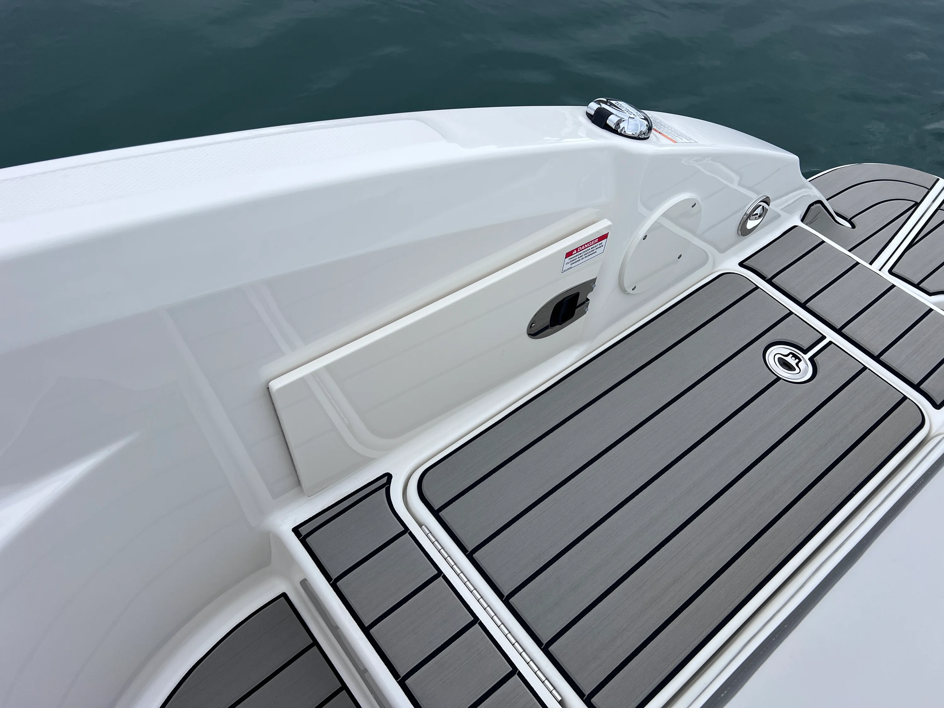 2026 Sea Ray SDX 250 Outboard Image Thumbnail #11