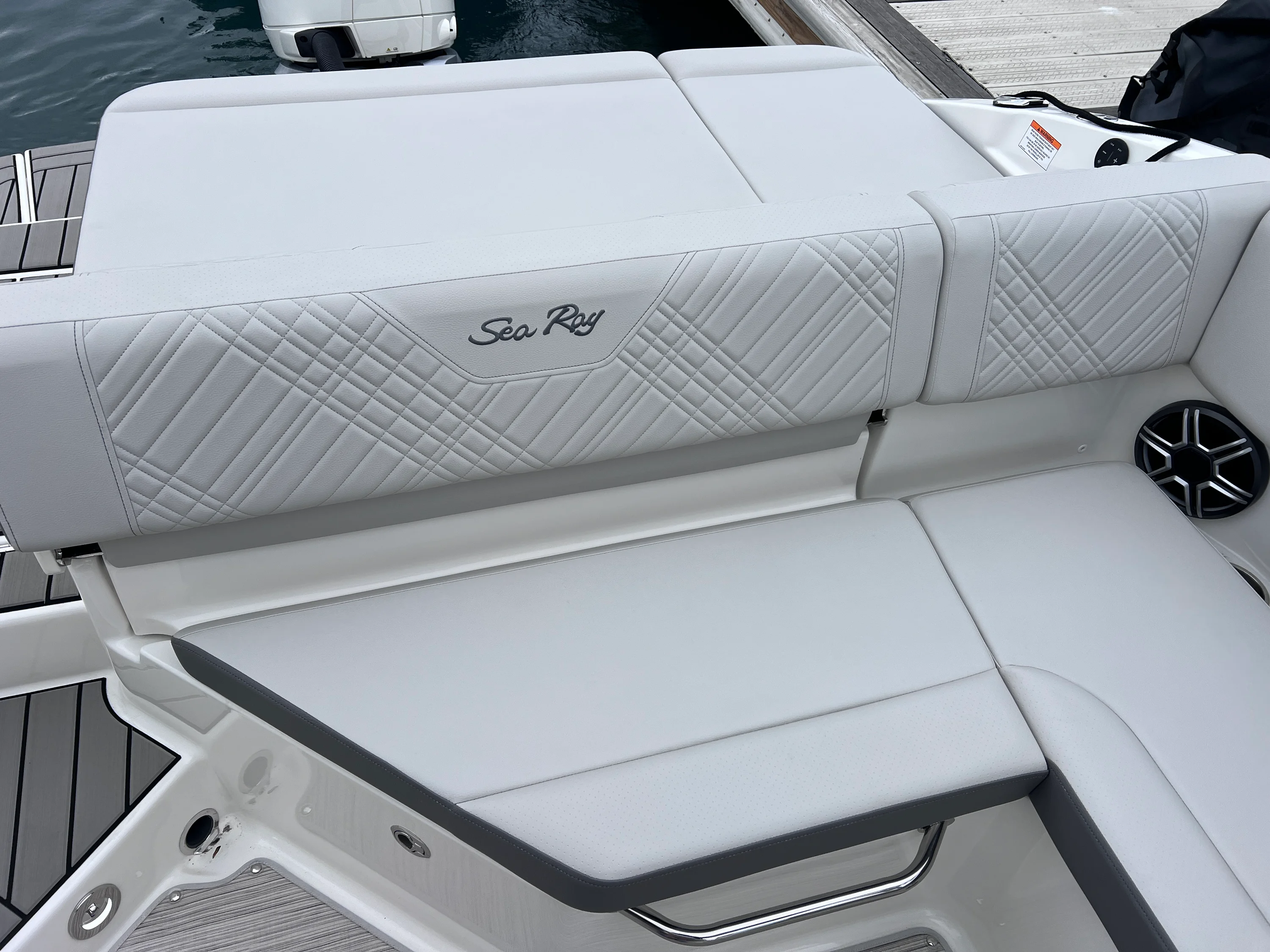 2026 Sea Ray SDX 250 Outboard Image Thumbnail #16