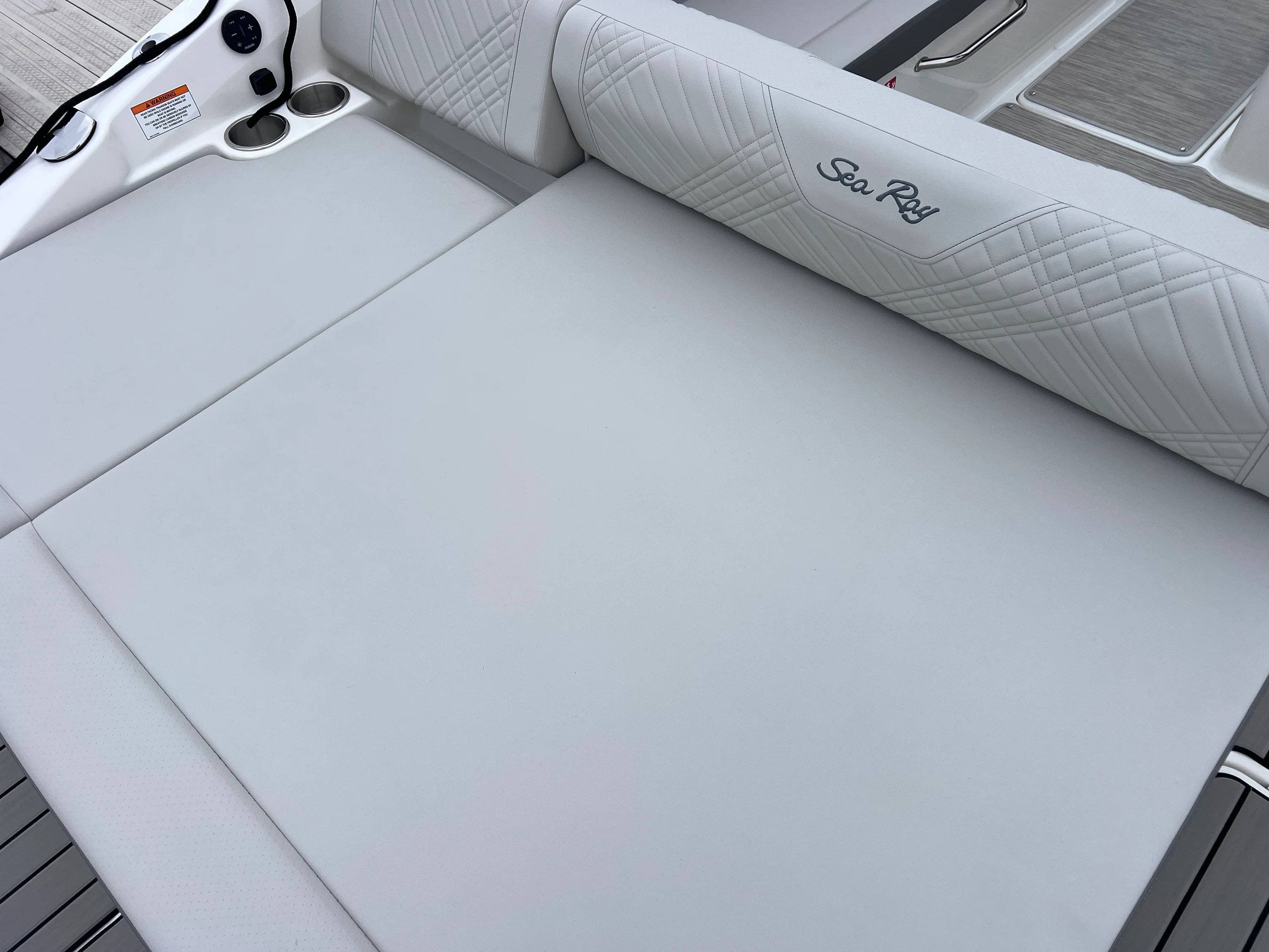 2026 Sea Ray SDX 250 Outboard Image Thumbnail #13