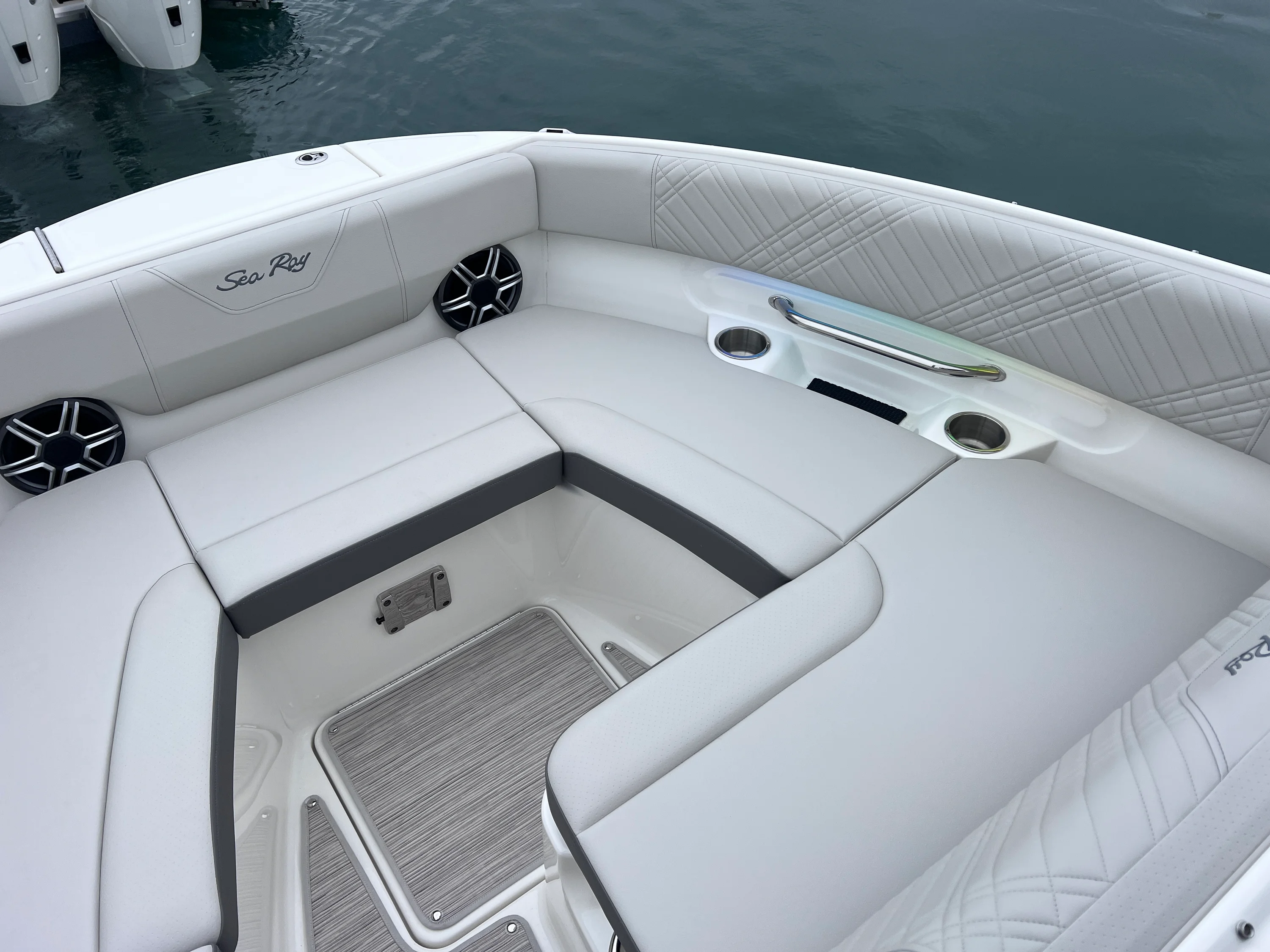 2026 Sea Ray SDX 250 Outboard Image Thumbnail #23