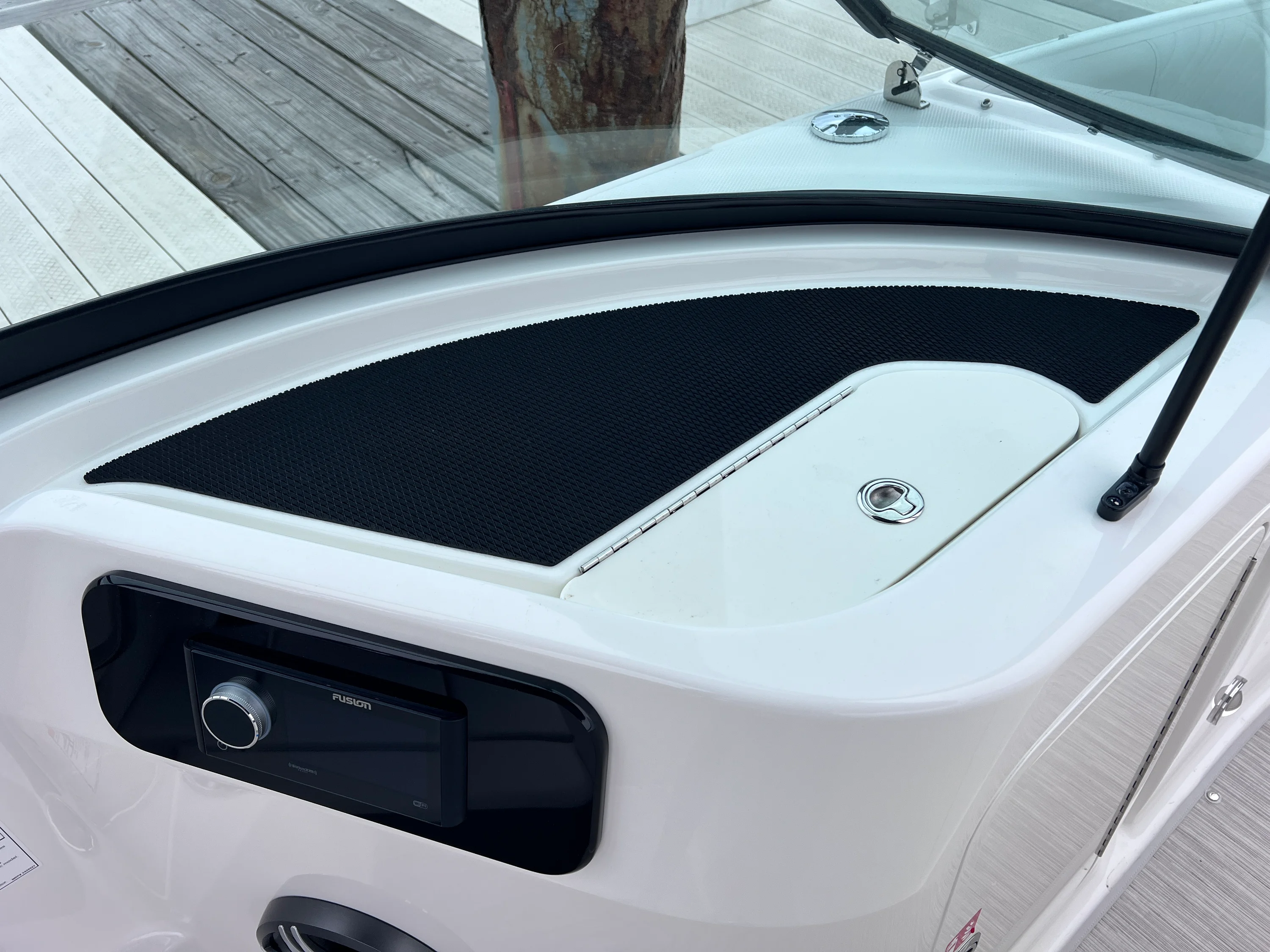 2026 Sea Ray SDX 250 Outboard Image Thumbnail #20