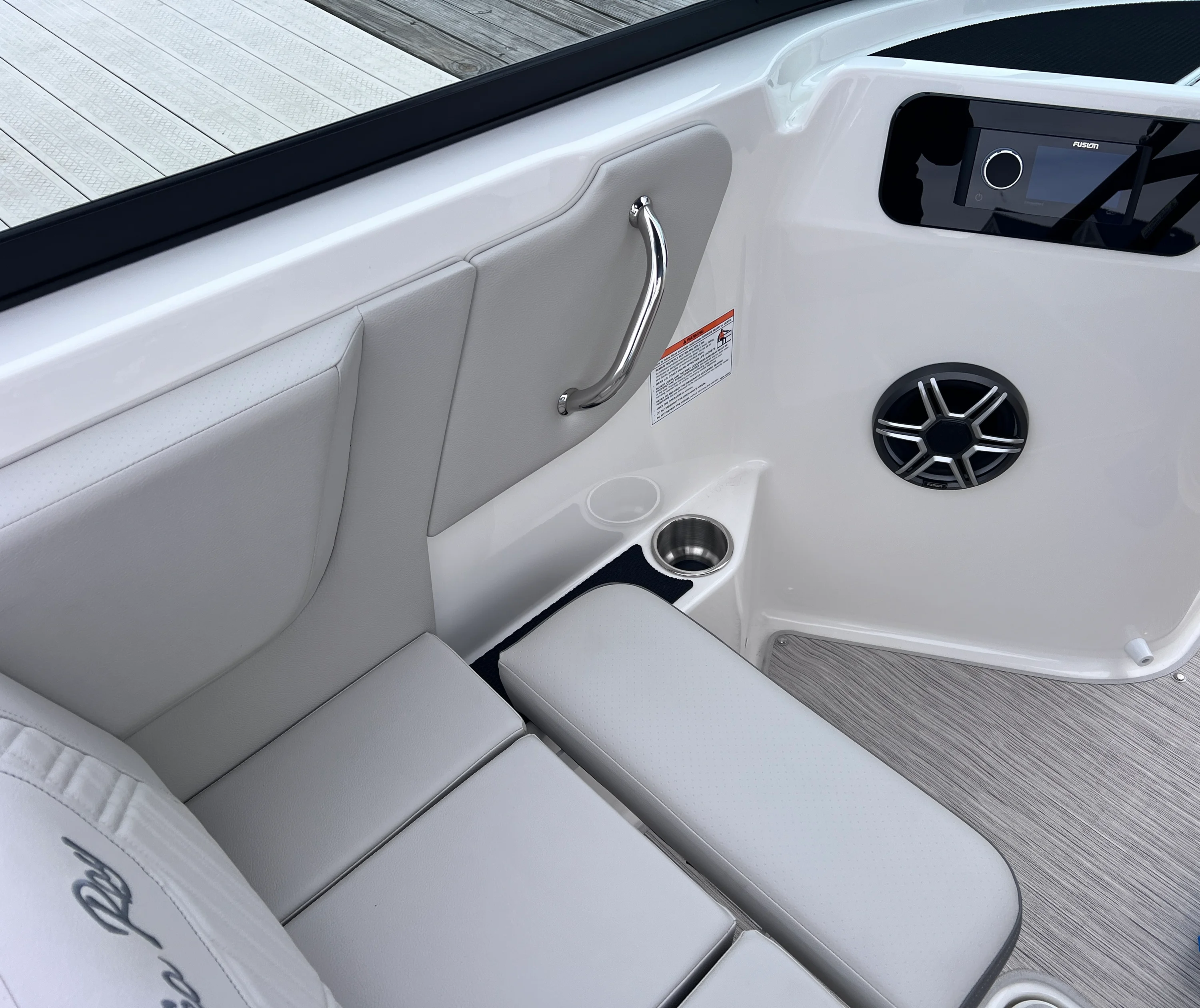 2026 Sea Ray SDX 250 Outboard Image Thumbnail #19