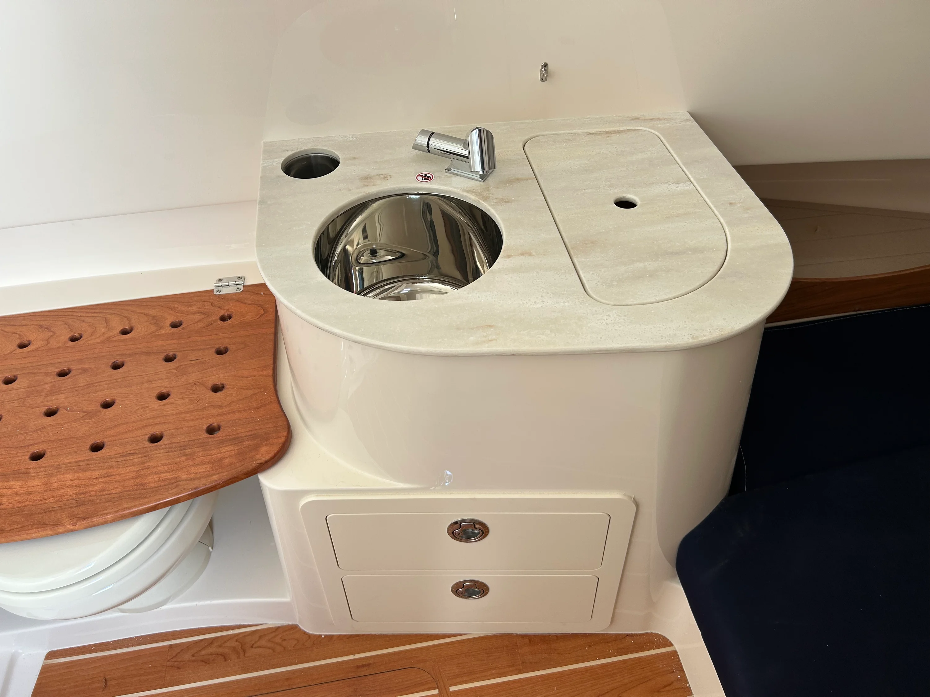 2026 Grady-White Canyon 336 Image Thumbnail #27