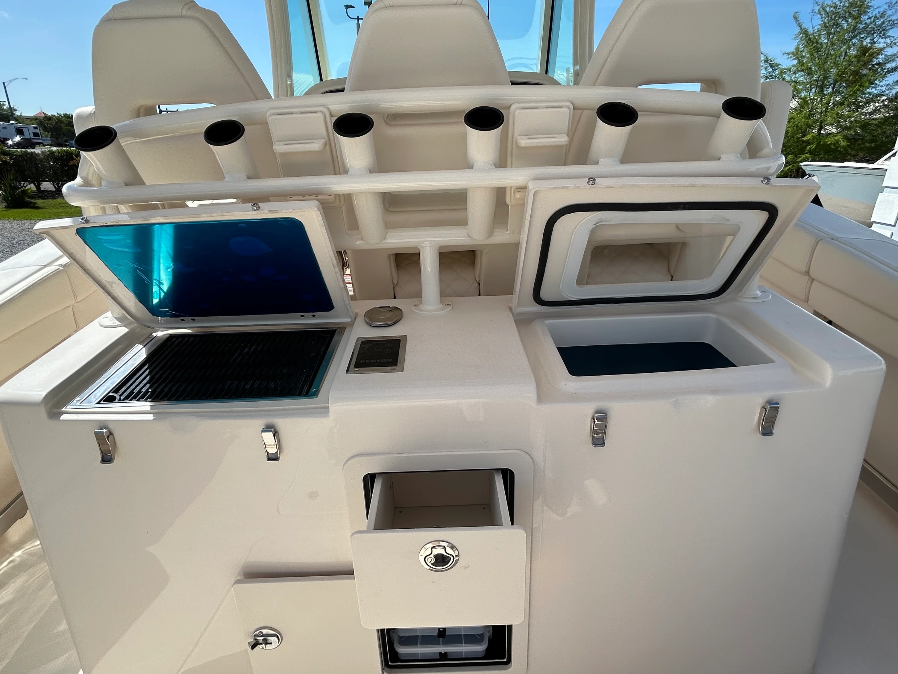 2026 Grady-White Canyon 336 Image Thumbnail #18