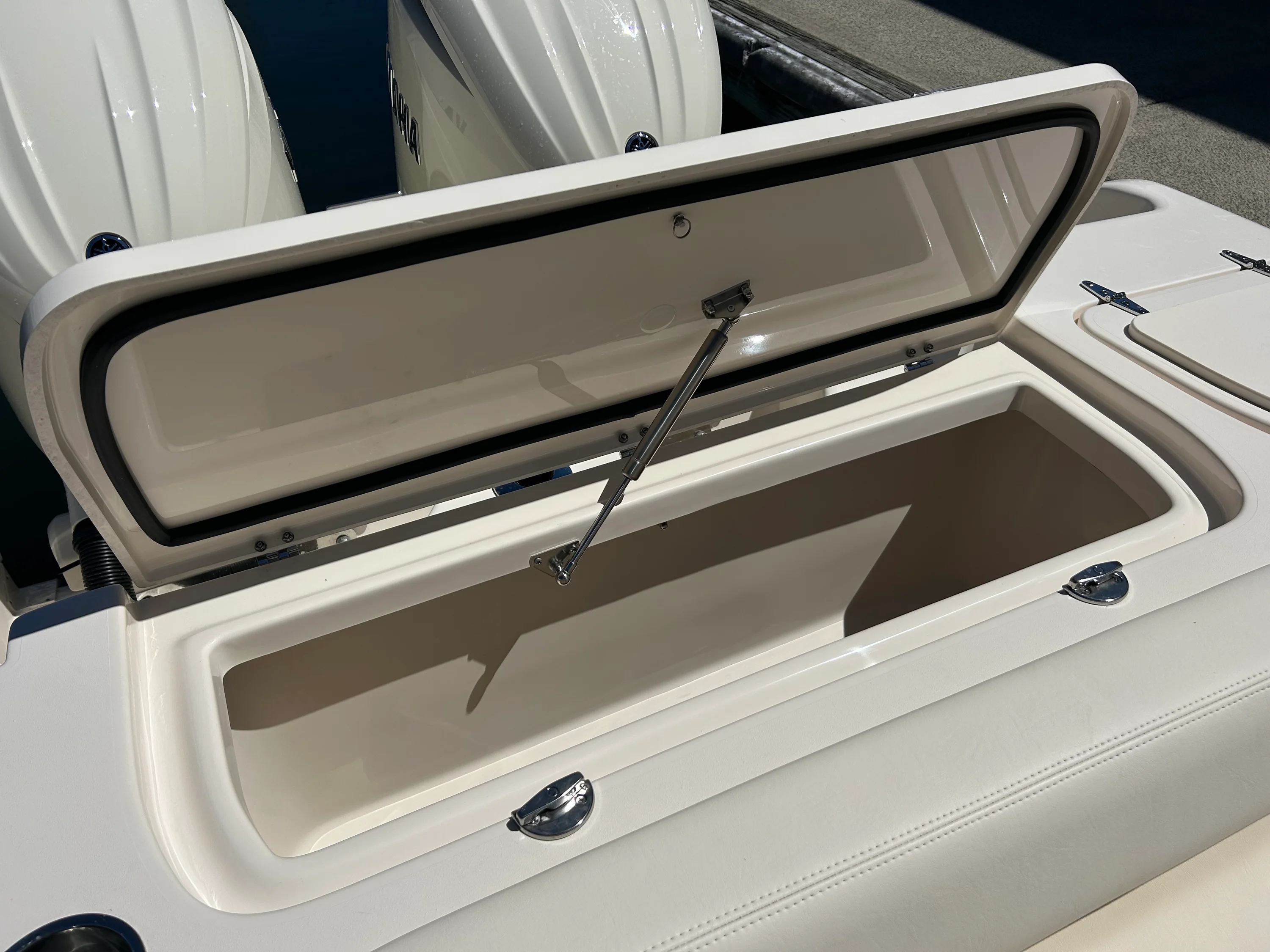 2026 Grady-White Freedom 275 Image Thumbnail #12