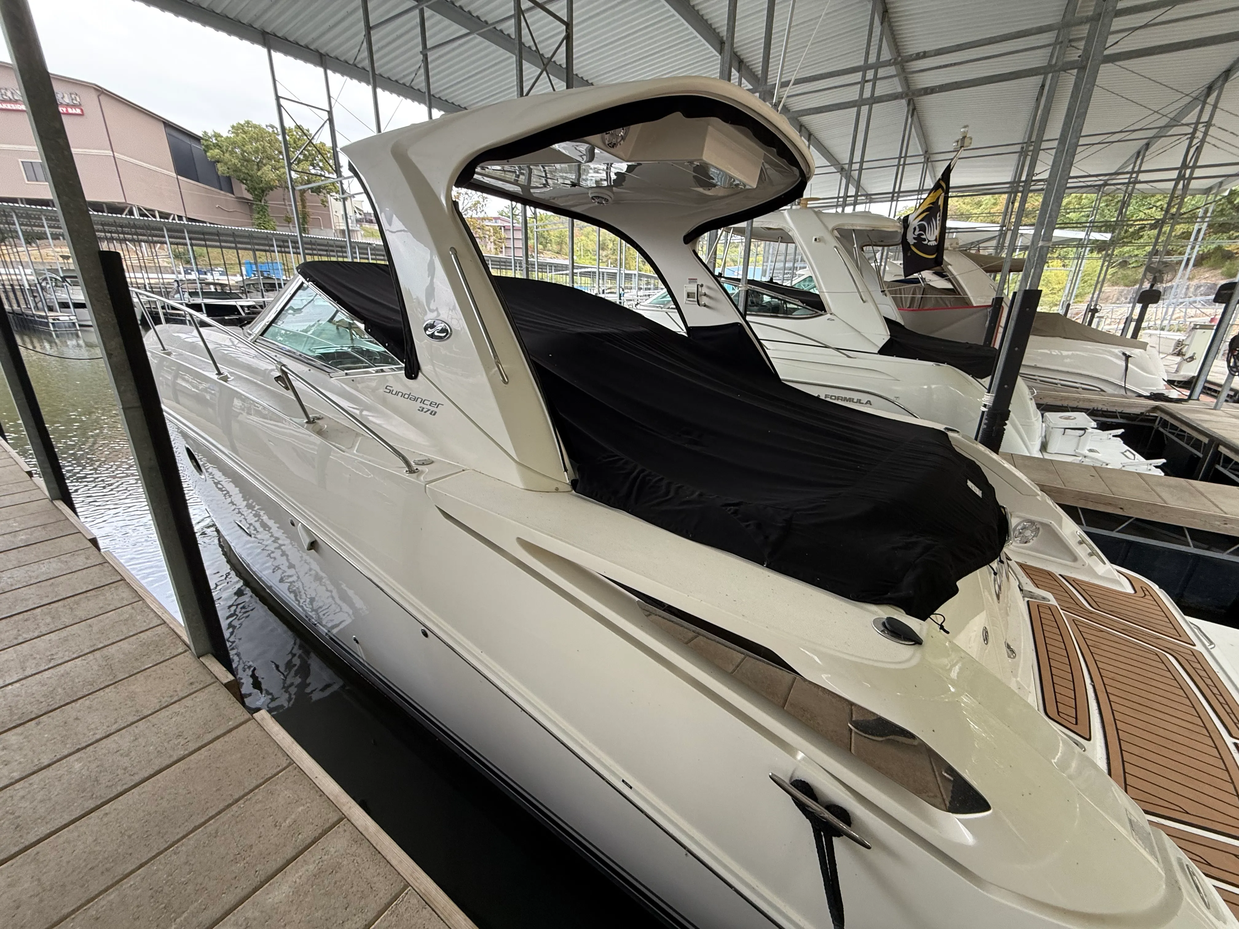 2010 Sea Ray 370 SUNDANCER Image Thumbnail #0