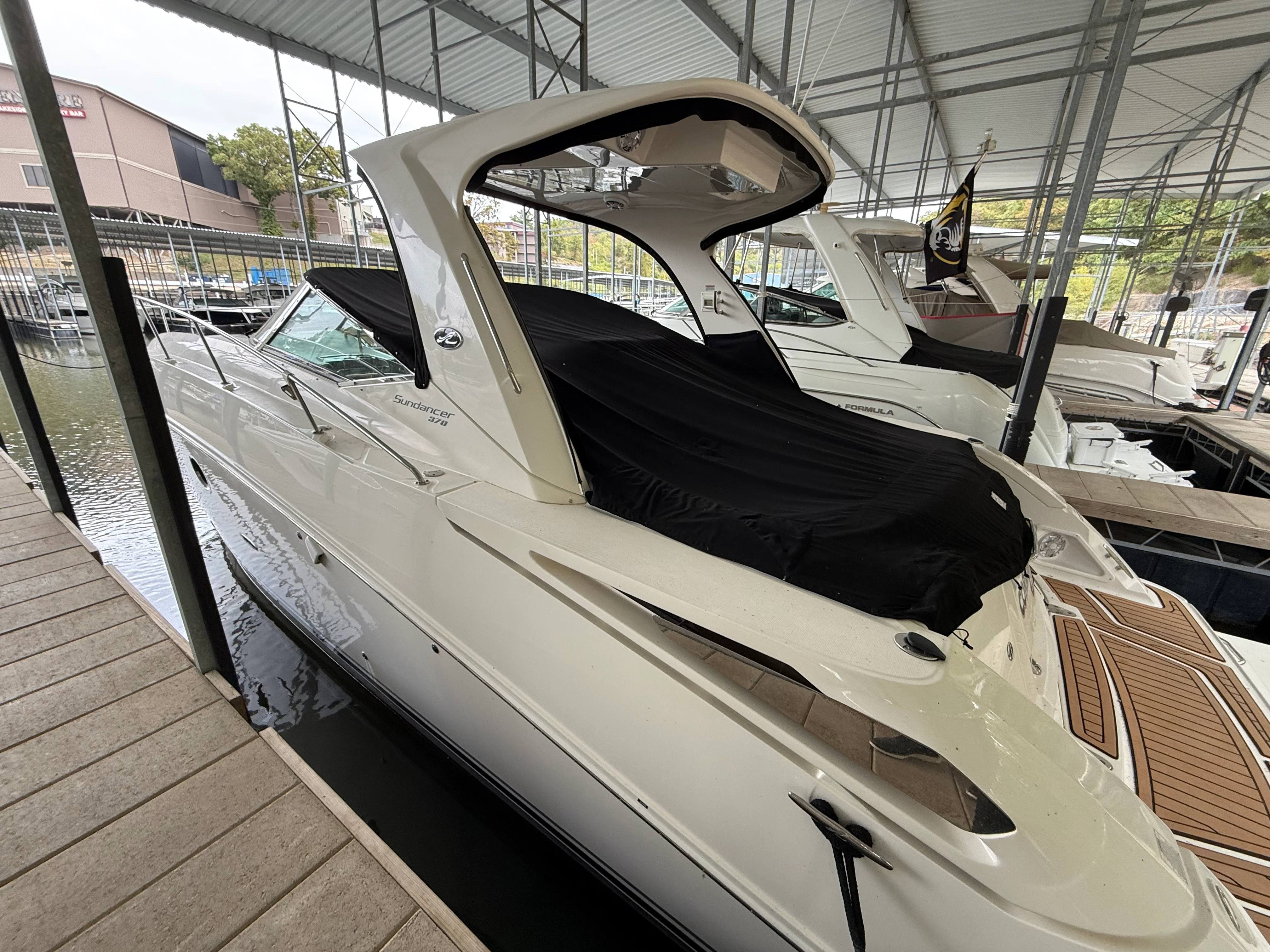 2010 Sea Ray 370 SUNDANCER Image Thumbnail #0