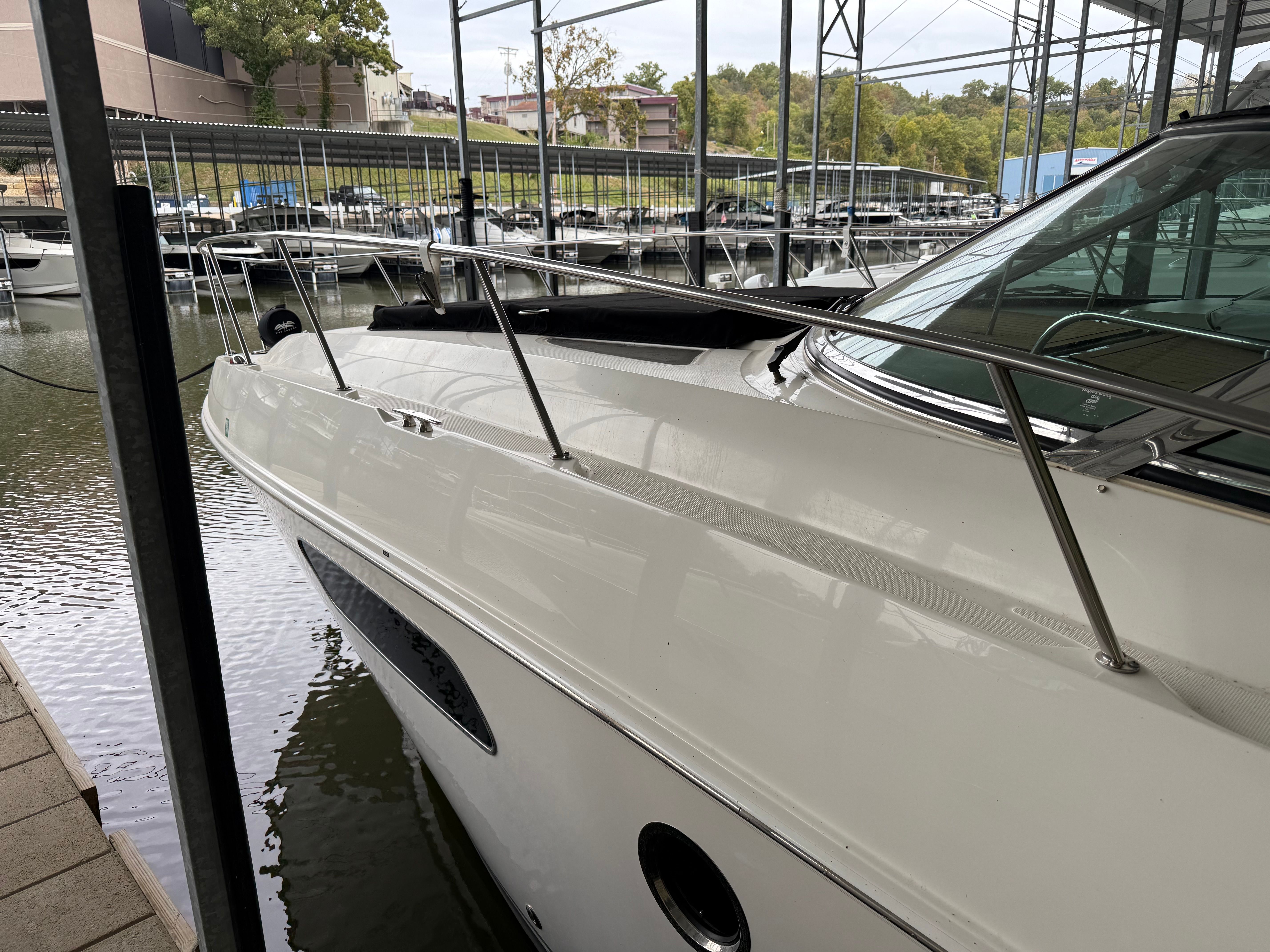 2010 Sea Ray 370 SUNDANCER Image Thumbnail #2